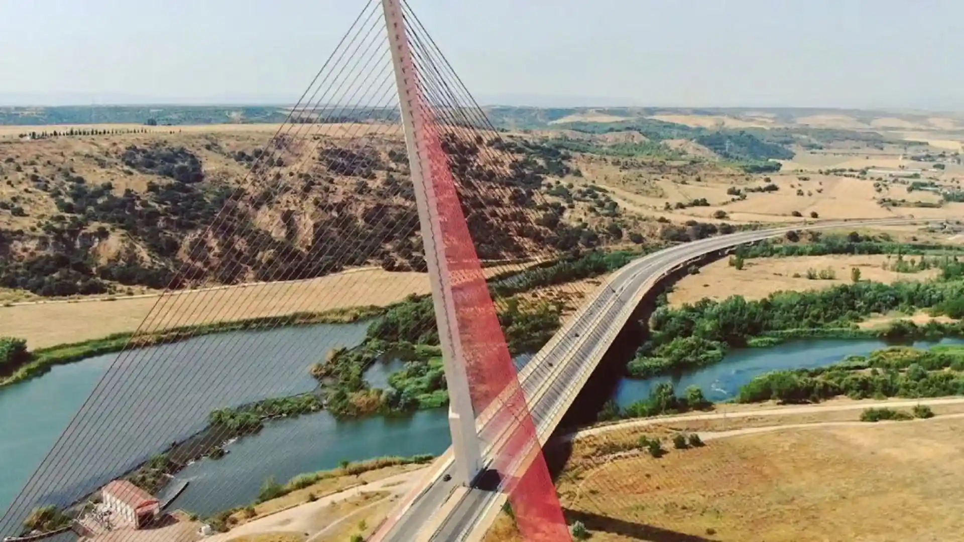 Social Media Stunt Turns Deadly: 26-Year-Old Influencer Falls From Spain’s 630-Foot Bridge