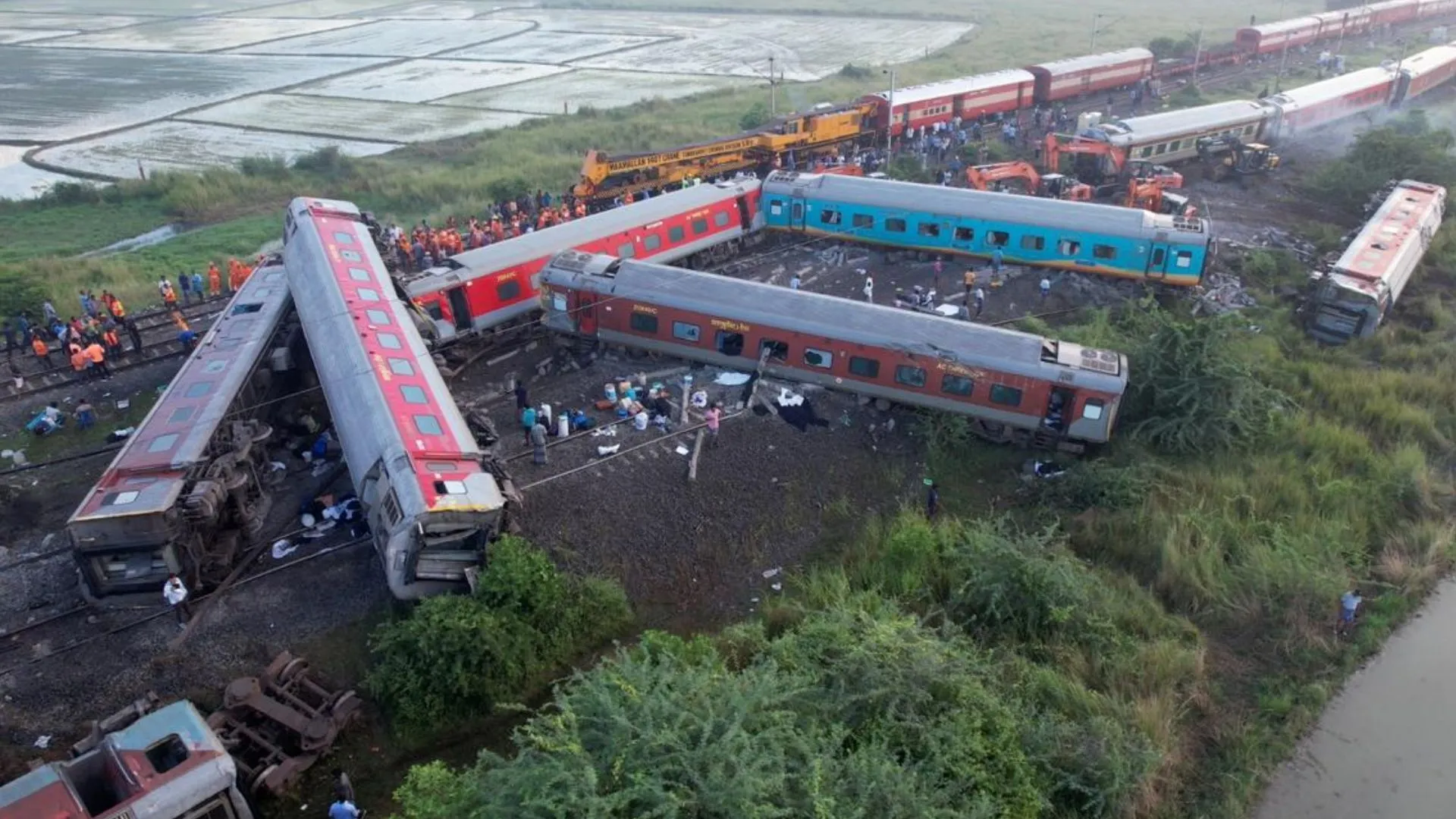 Railway Commissioner’s Visit To Kavaraipettai Accident Site