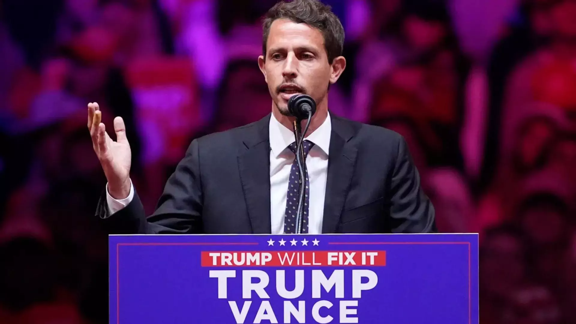 At Trump Rally, US Comedian Tony Hinchcliffe Calls Puerto Rico A ‘Floating Island Of Garbage’, People Don’t Find It Funny Enough