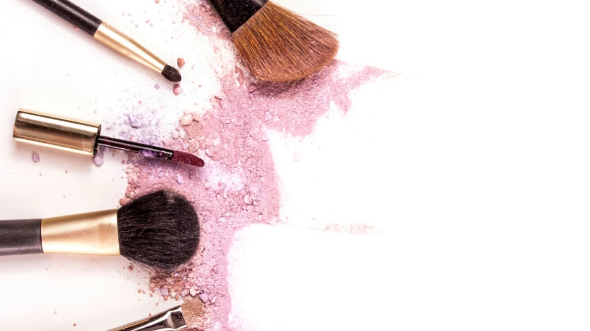 Top 10 Essential Makeup Brushes For A Glamorous Diwali Look On Myntra