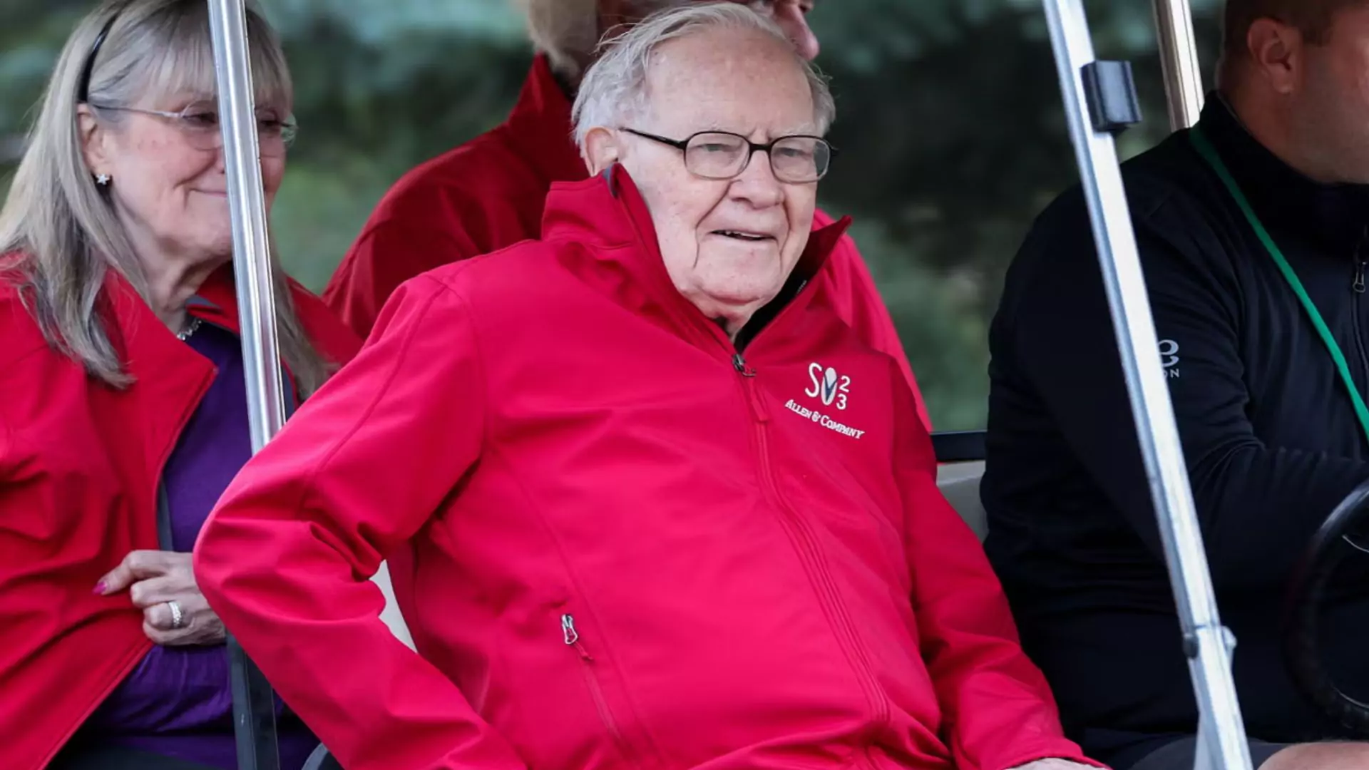 Warren Buffett Finally Reveals Who He Is Endorsing In 2024 Election