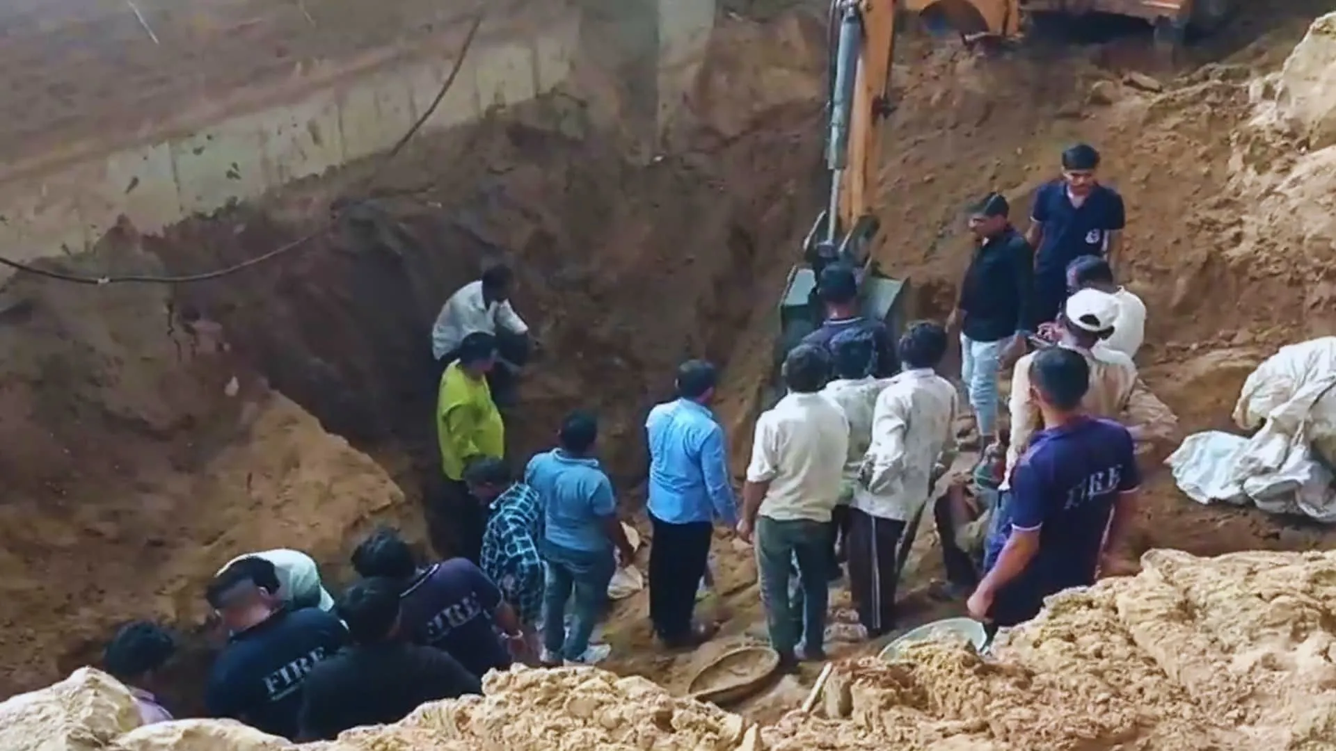 Gujarat: 6 Dead After Wall Collapses At Construction Site In Mehsana