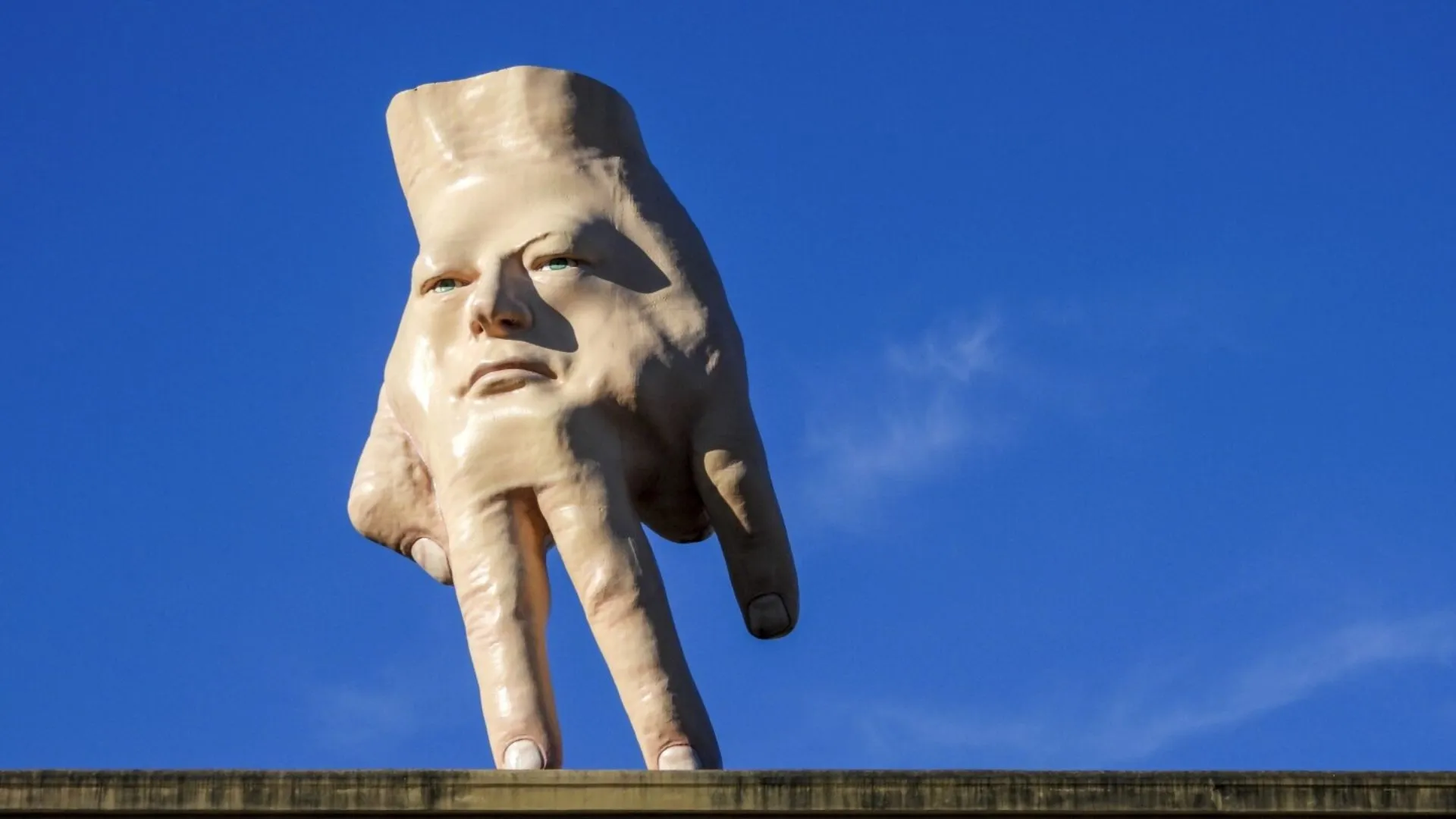 Wellington’s Controversial Hand Sculpture Quasi Set for Removal