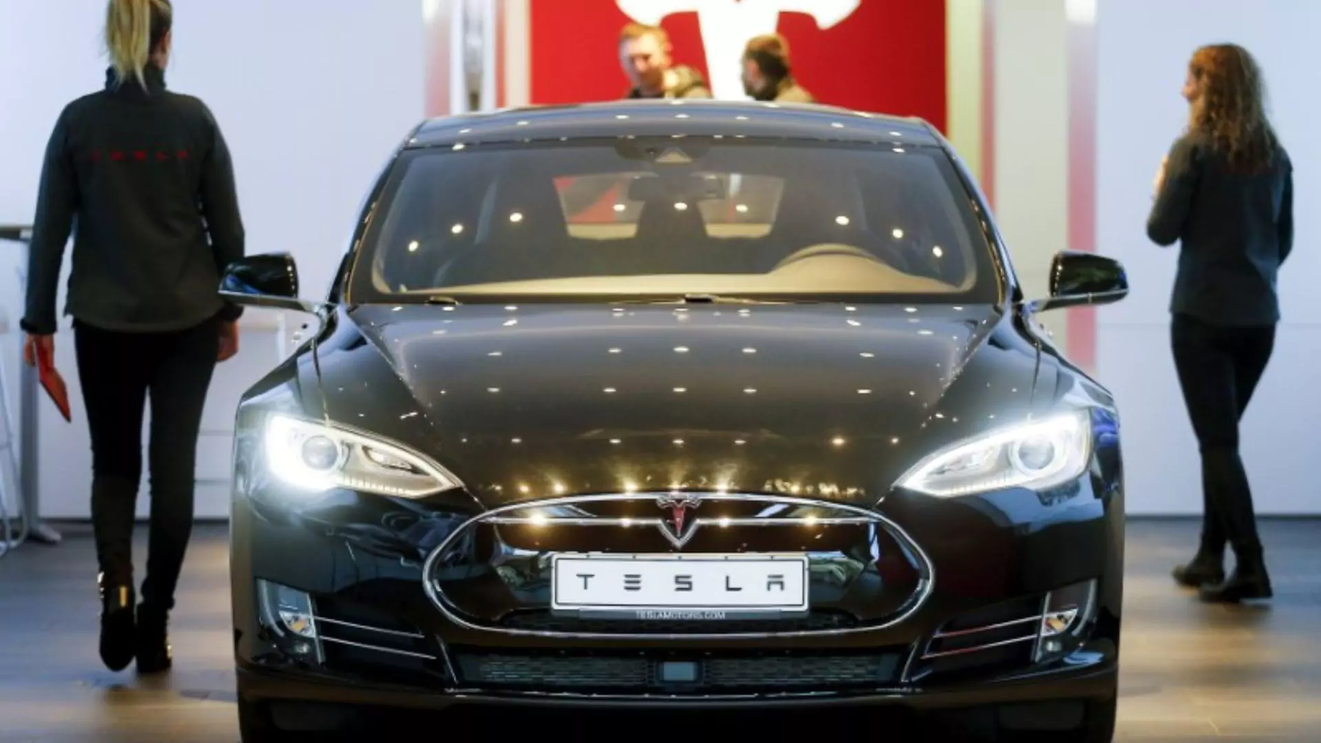 What Helped Tesla Shares Jump In Third Quarter Earnings?