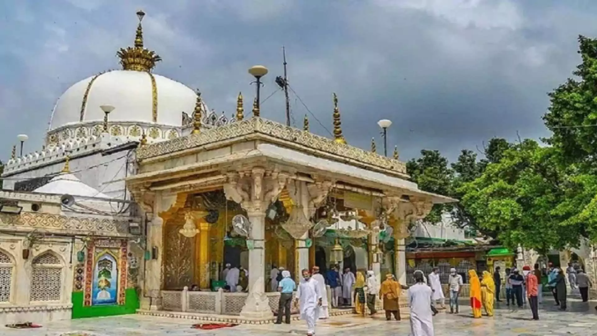 ‘Blatant Mockery Of Law And Constitution’: After Ajmer Dargah Plea, AIMPLB Urges CJI To Ask Lower Courts To Refrain From Opening Doors To Disputes