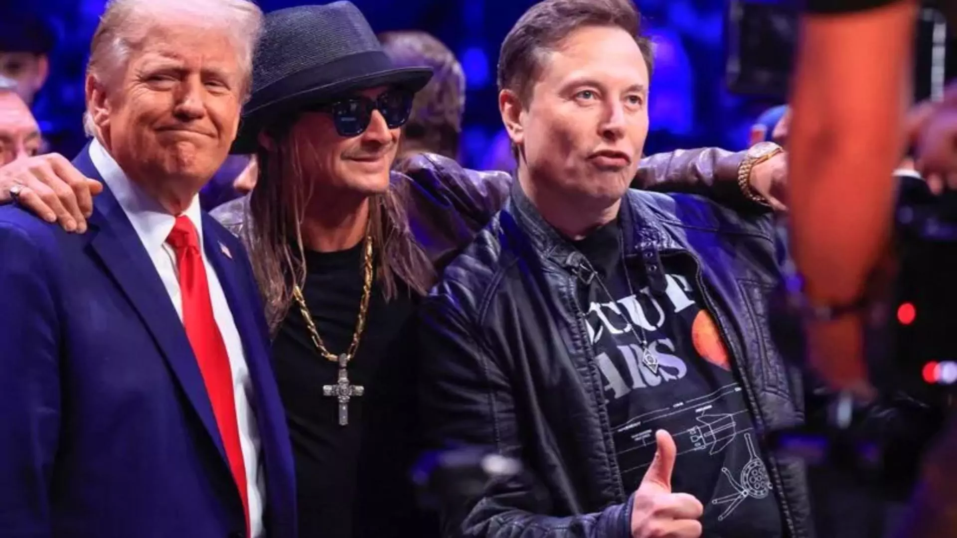 Elon Musk Caught Giggling While Scrolling His Phone, Donald Trump Tells Him To Focus On UFC Fight | WATCH