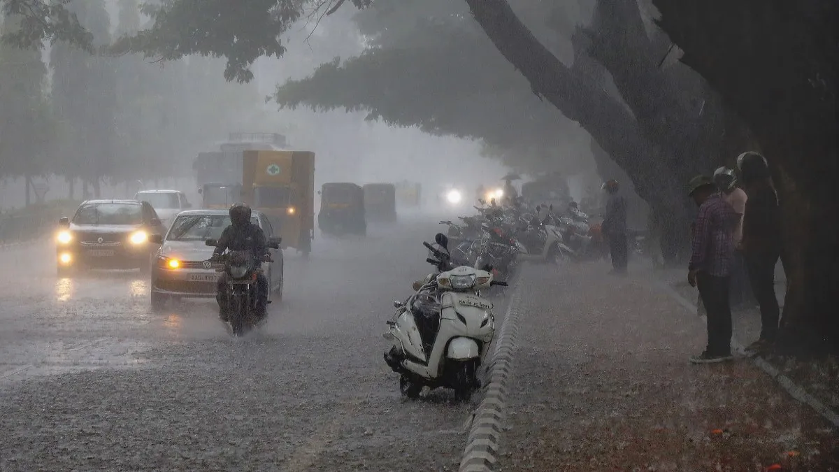 Is Bengaluru Ready For Cyclonic Rains? Weather Will Drop To 12°C Soon!