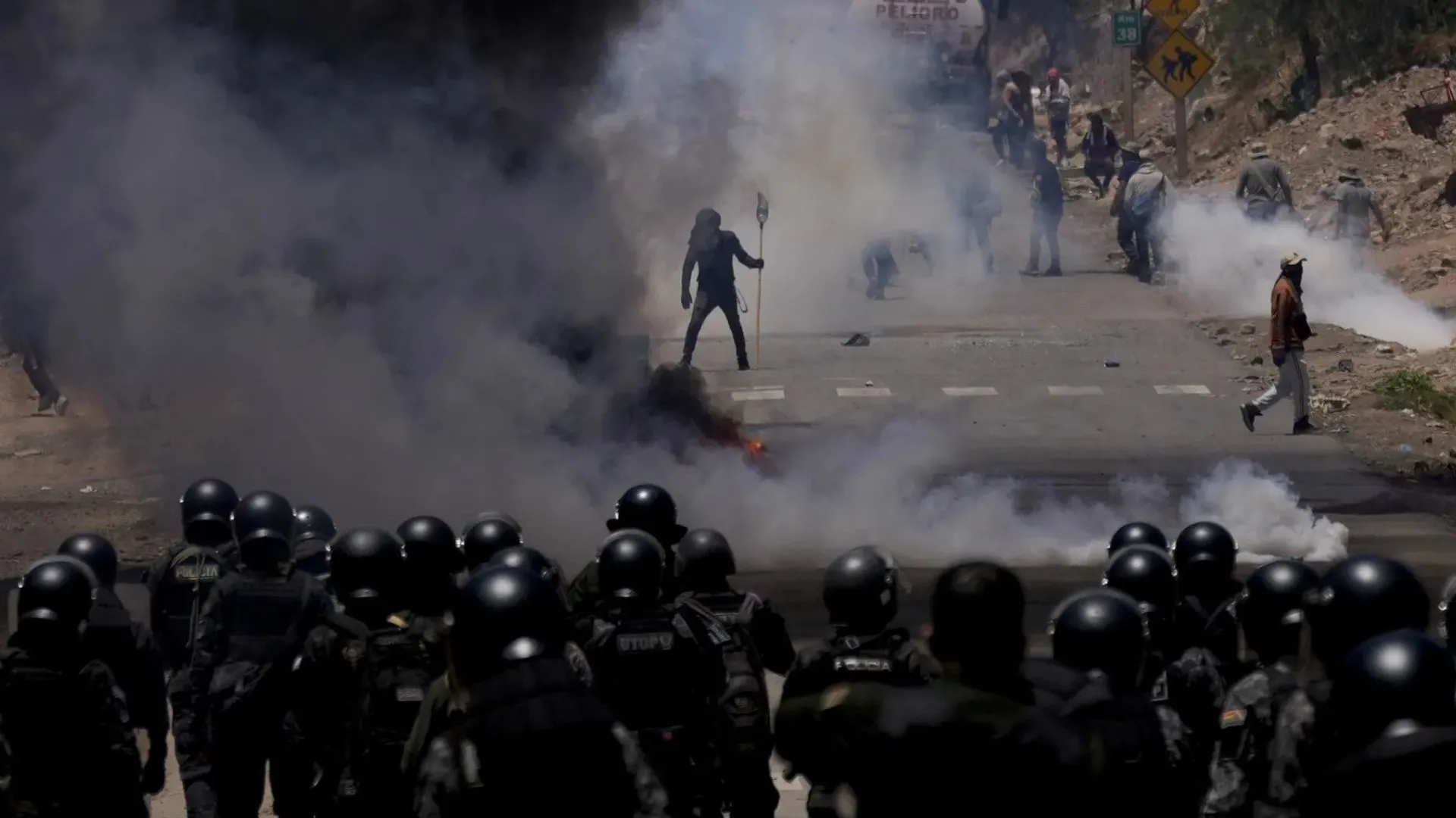 Bolivia: Armed Group Storms Military Post, Seize Weapons And Ammunition Amid Political Unrest