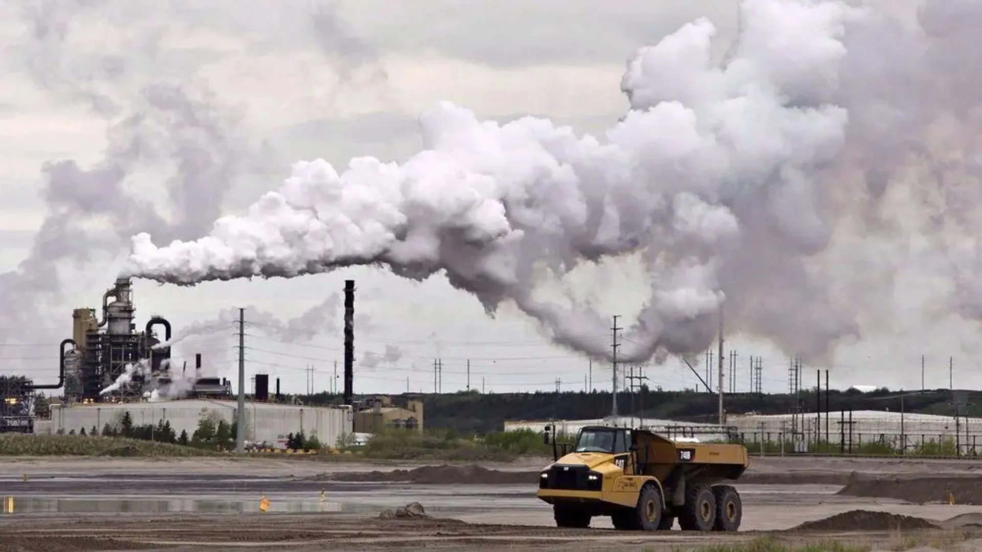 Canada’s Environment Minister Warns Oil Firms: Withholding Emissions Data Is Illegal