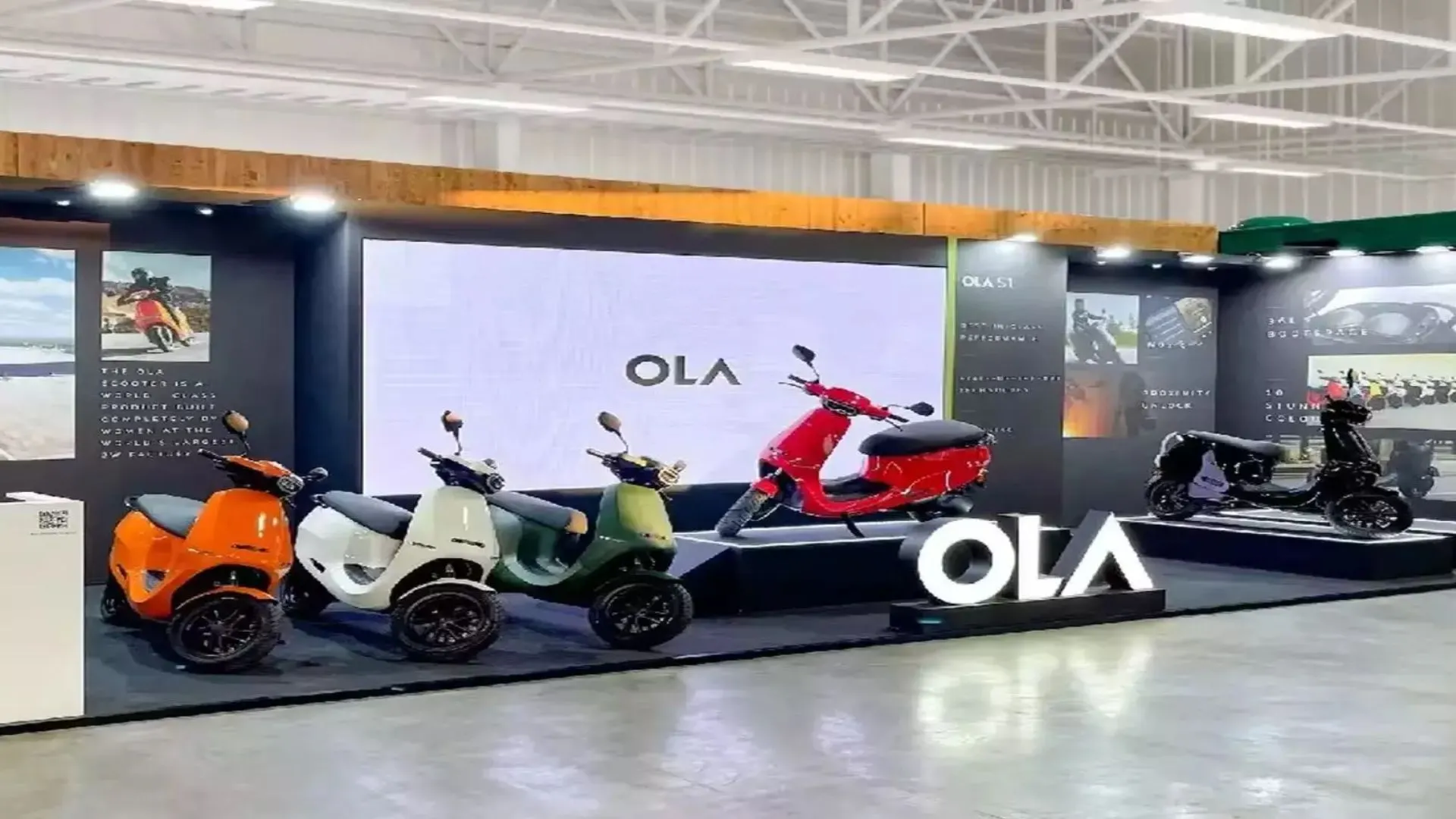 Customer Smashes Ola Scooter With Hammer After Receiving Rs 90K Bill, Video Goes Viral | Watch