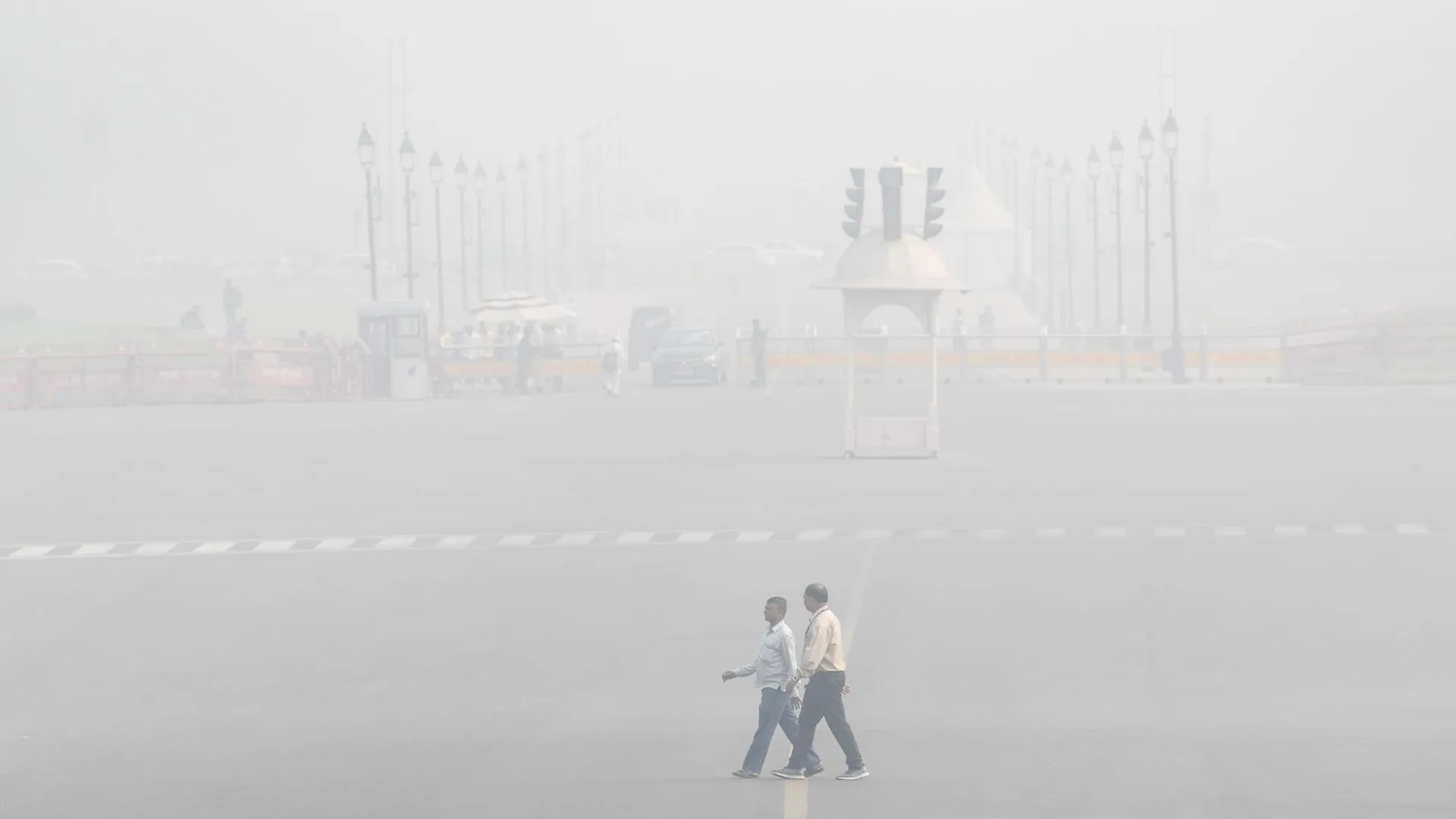 New Delhi’s Air Quality Reaches ‘Severe’ Level At AQI 429: Health Risks, Causes, & Weather Impact Explained