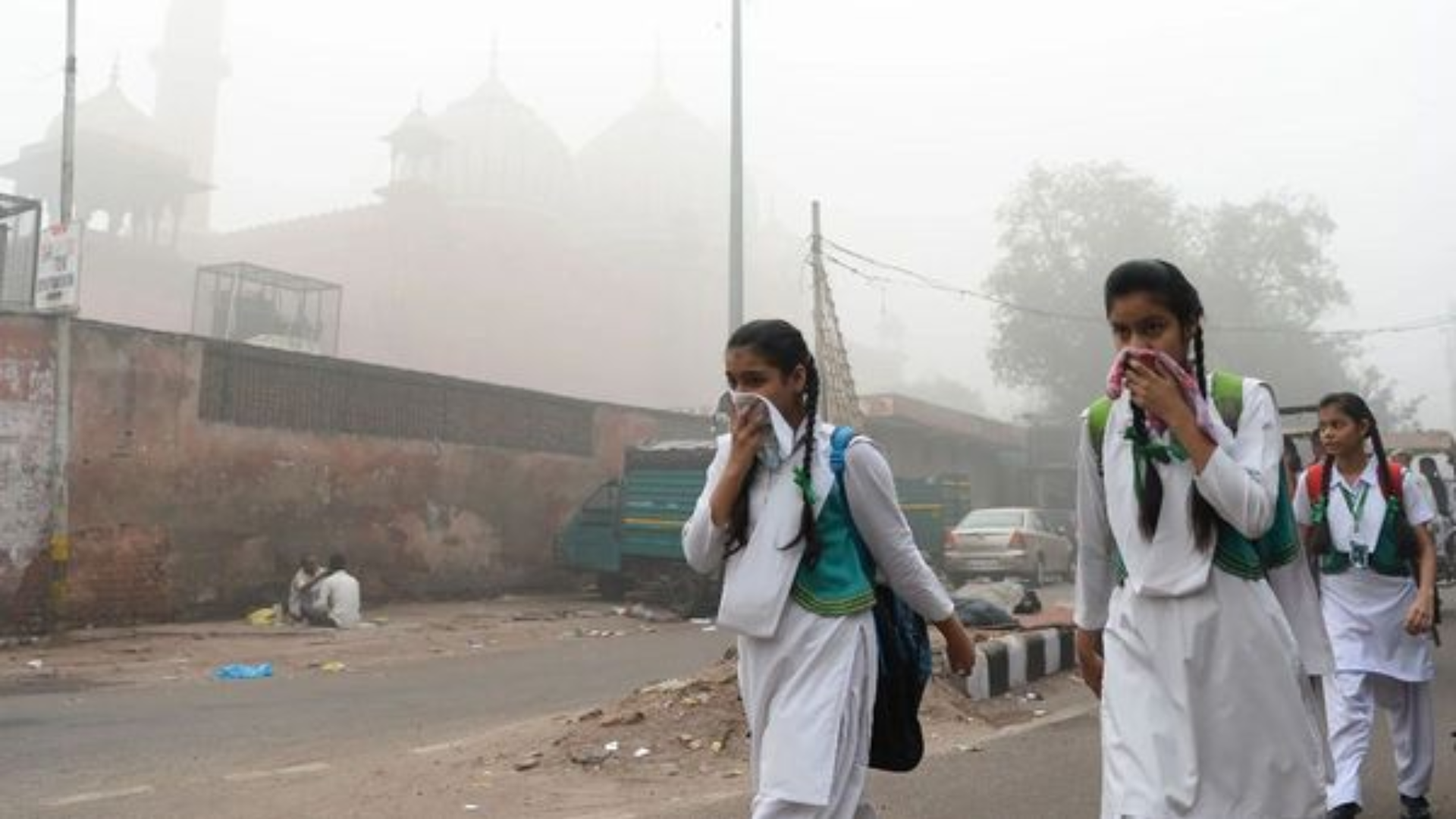 Delhi-NCR Chokes Under ‘Severe-Plus’ Smog: GRAP-IV Measures Enforced