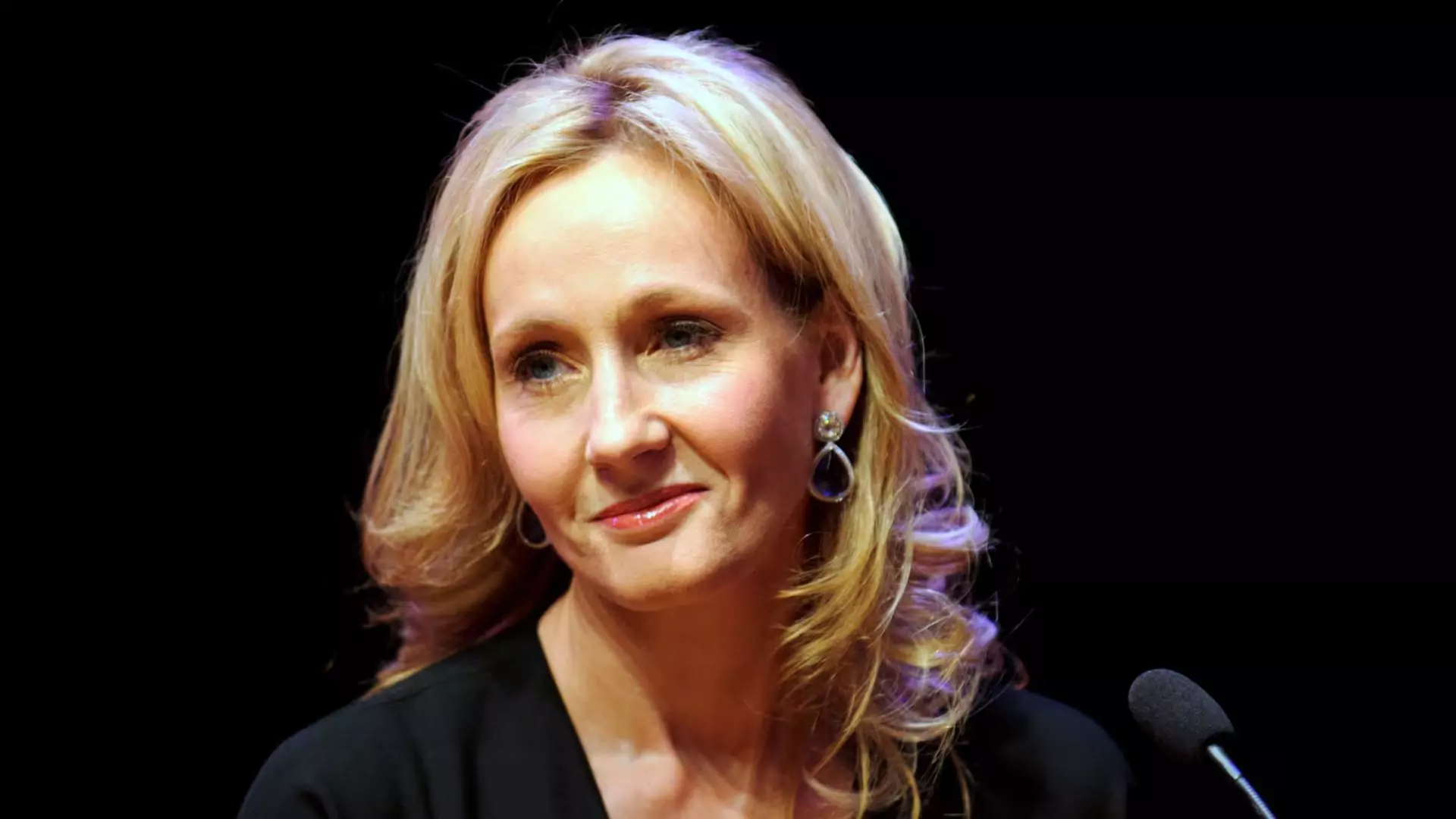 Harry Potter Casting: HBO Backs J.K. Rowling Despite Controversial Remarks On Transgenders; ‘Has the Right to Express Her Personal Views’