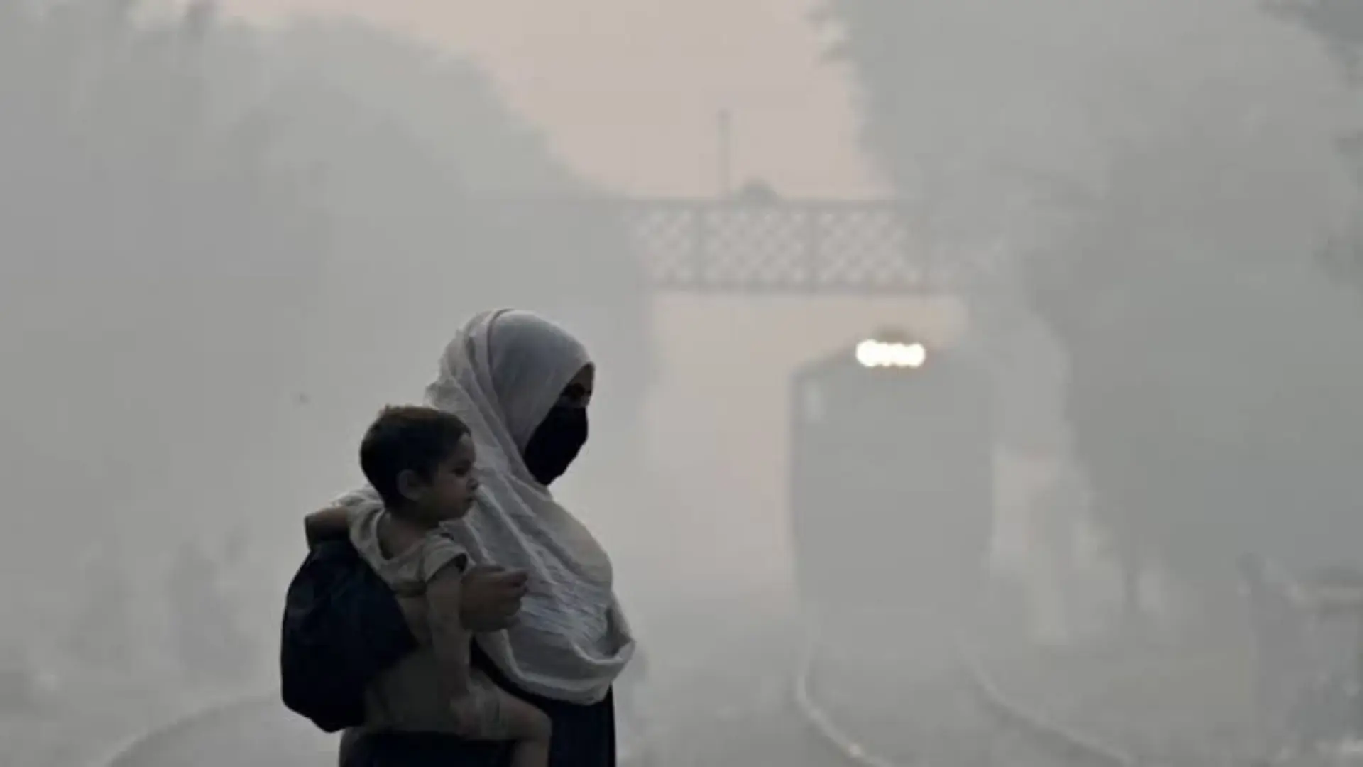 Hazardous Smog In Lahore: Government Shuts Primary Schools and Enforces ‘Green Lockdown’