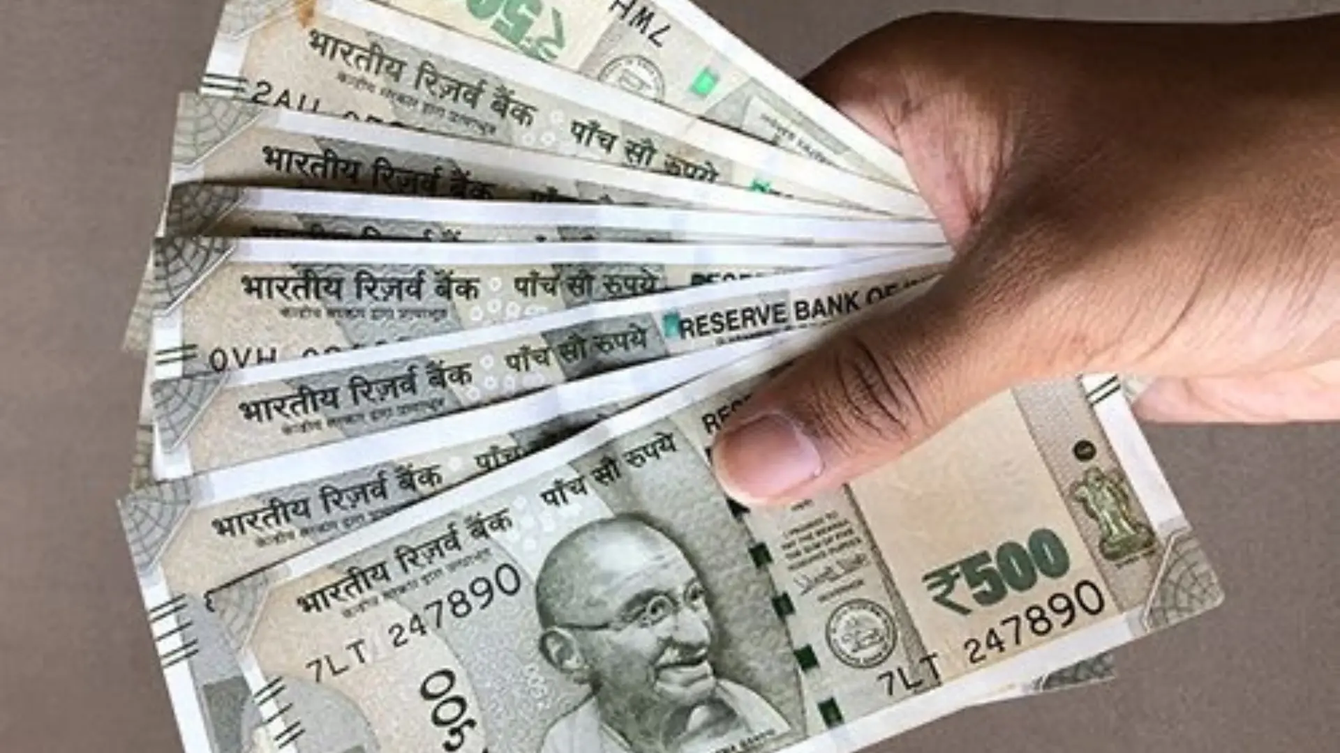 Here’s Why Rupee Is Among The Worst-Performing Currency In Asia, Falls 2 Paise