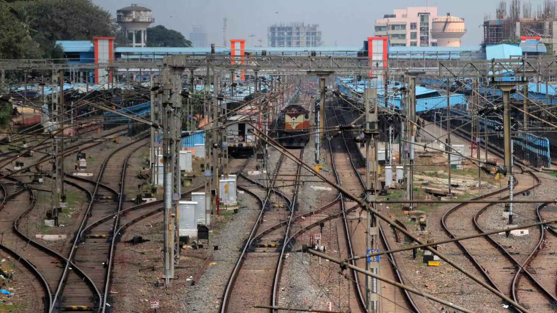 Indian Railways Achieves 96% Electrification, Begins Exporting Diesel Engines to Africa’s Expanding Rail Sector