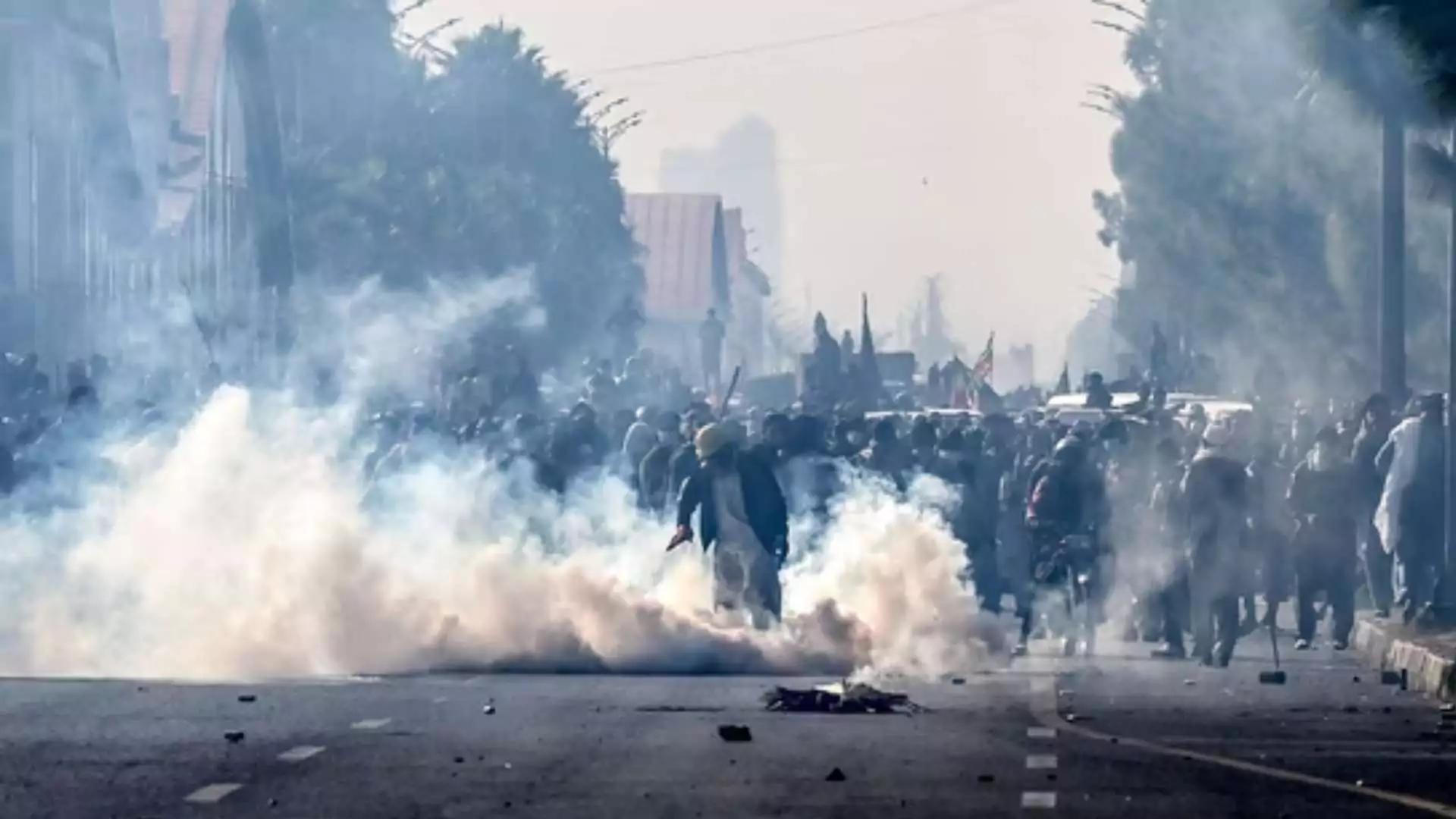 Islamabad: Violent Protests Demand Imran Khan’s Release