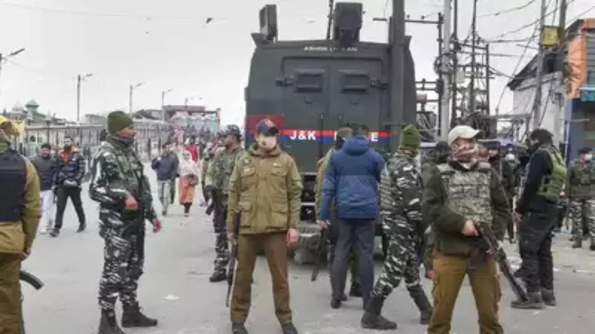 Grenade Attack In Srinagar Injures Nine Civilians