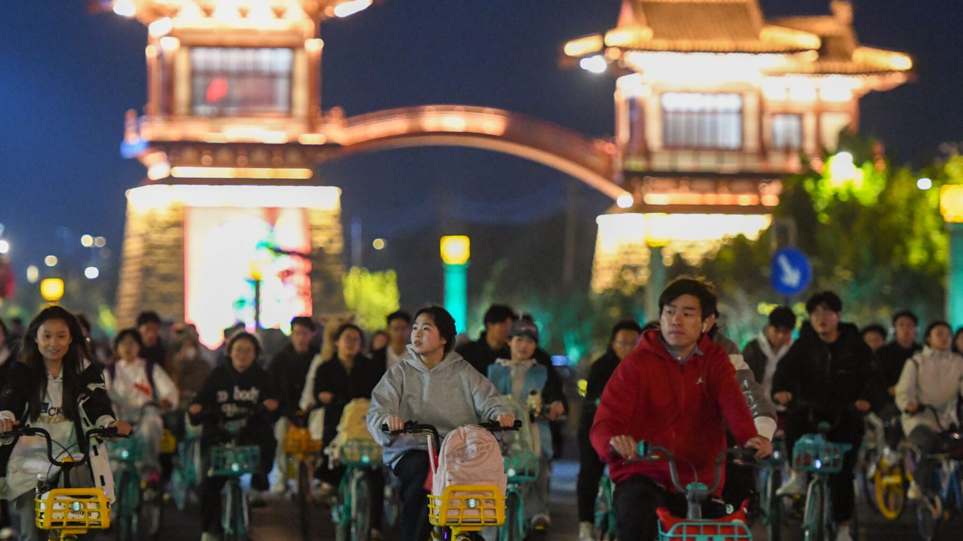 Night Cycling Grows In Popularity Across Chinese Cities