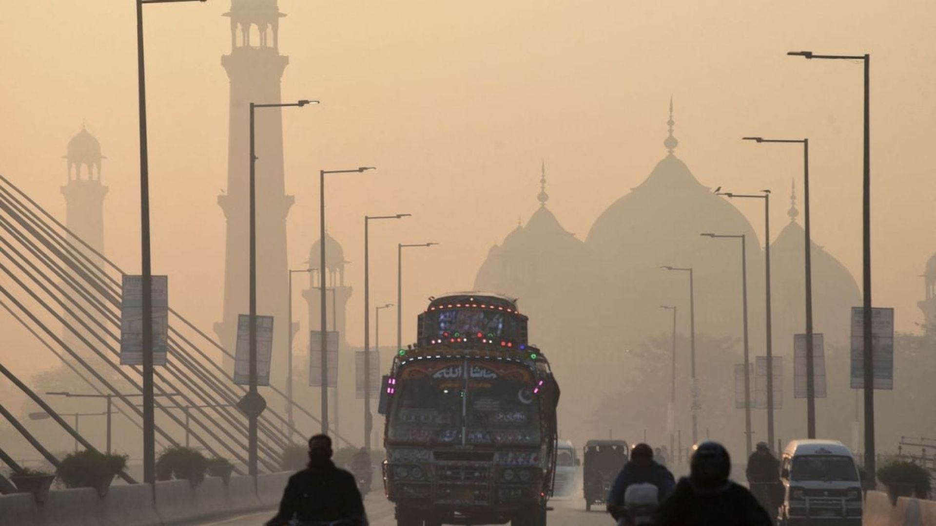 Divided By Borders, Lahore And Delhi Are United In Pollution