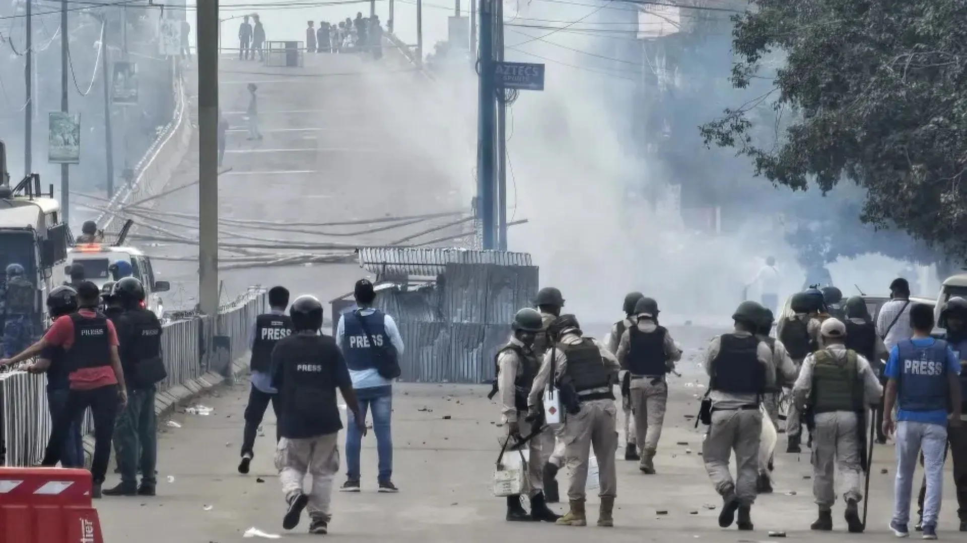 Violence Escalates In Manipur: Meitei Protesters Block Government Buildings, Internet Shutdown Extended | Top Developments