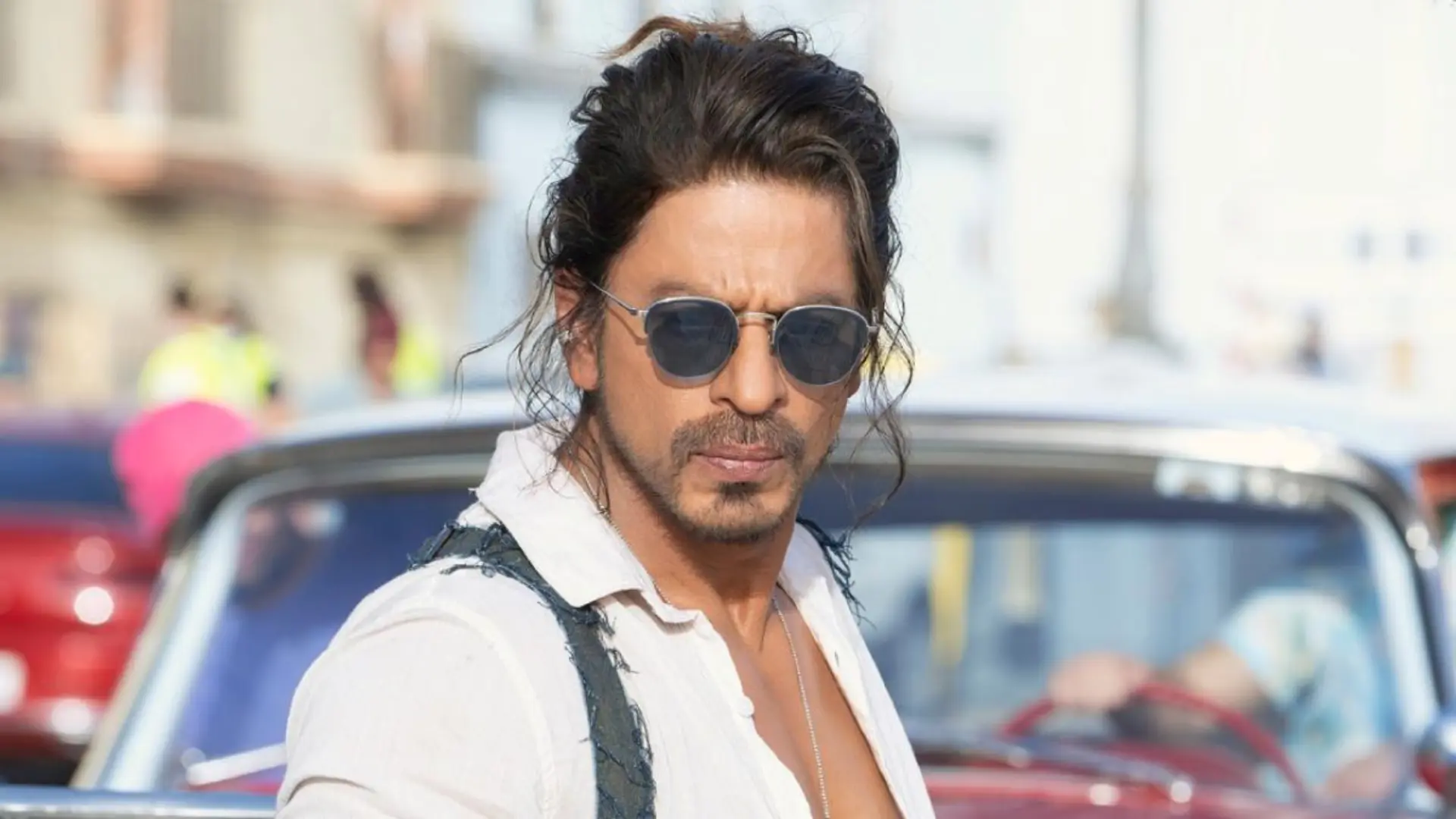 Mumbai Police Recieve Message Threatning Shah Rukh Khan