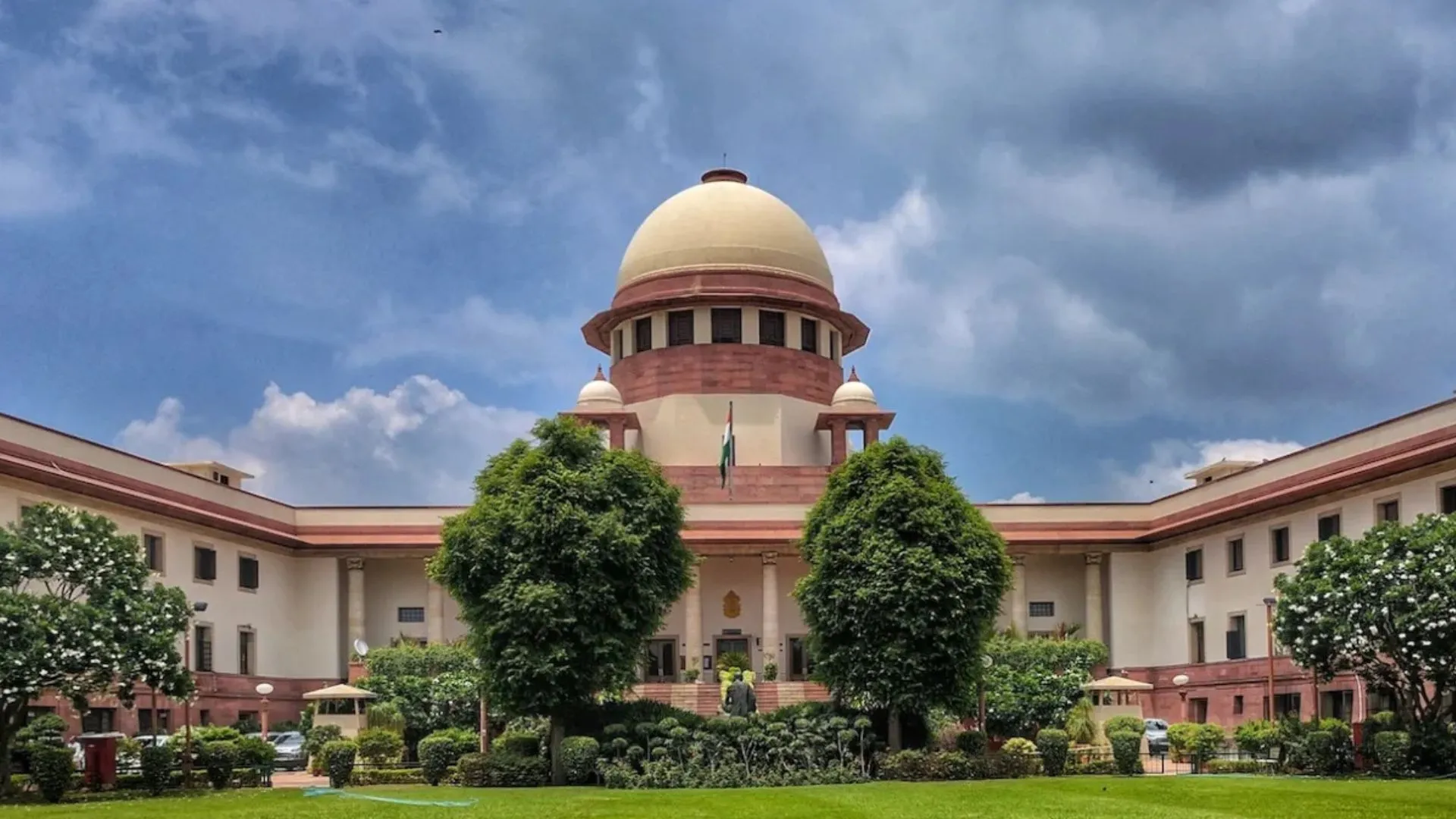 Supreme Court Challenges Delhi’s Construction Ban, Lawyer’s Reply Shocks Judge; Here’s Why