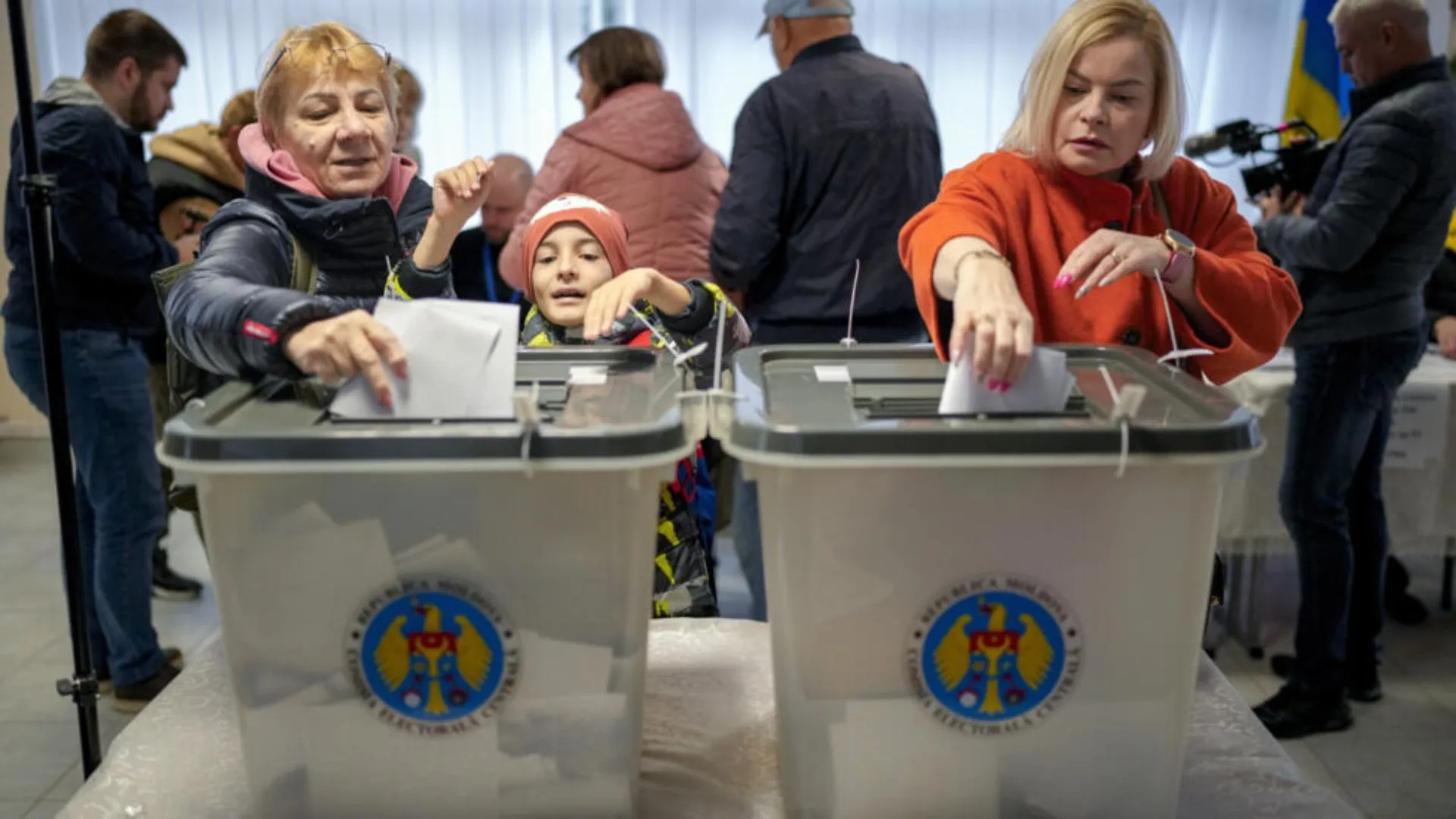 Voting In Moldova: Pivotal Runoff Faces Threats From Voter Fraud