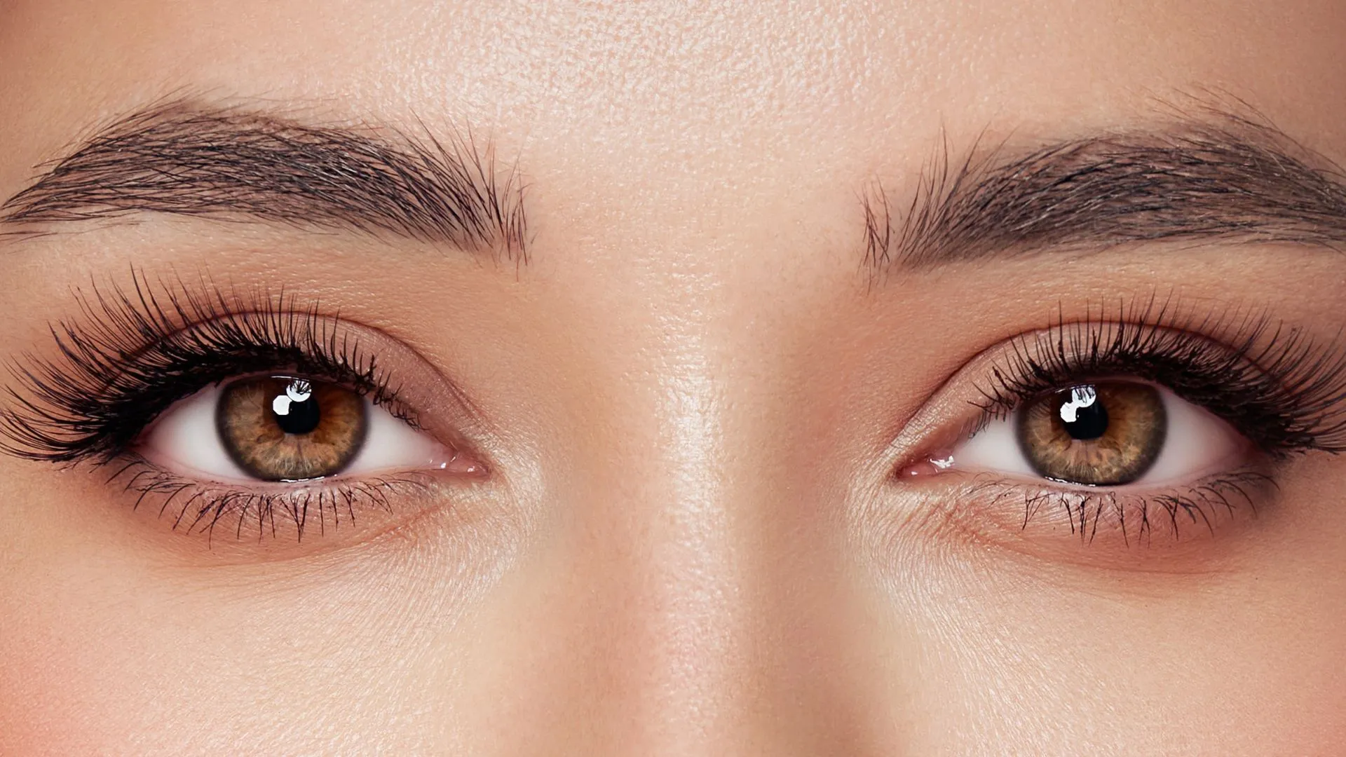 What Is Eyelash Dandruff? Causes, Risks, And Treatment For Healthier Lashes