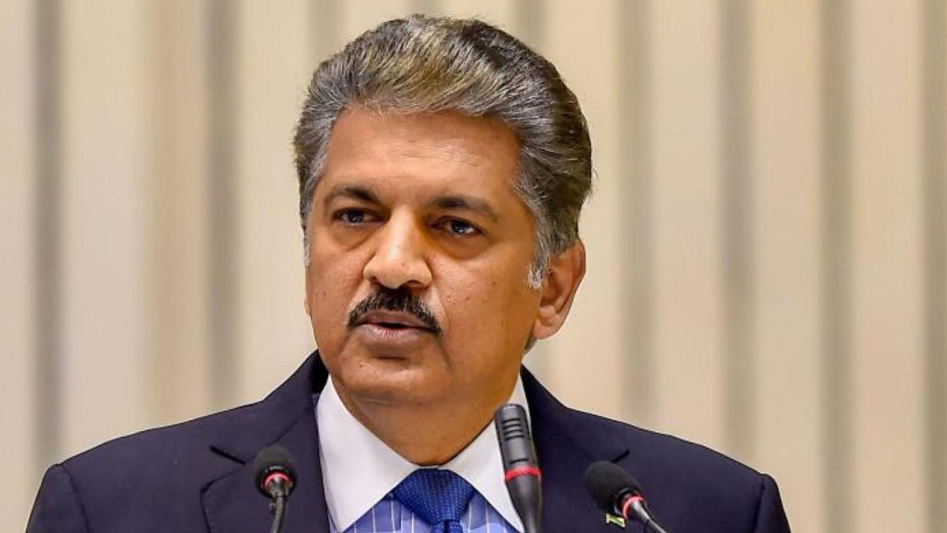 Anand Mahindra Replied To Man Who Criticised Mahindra’s Car Designs, Service Quality