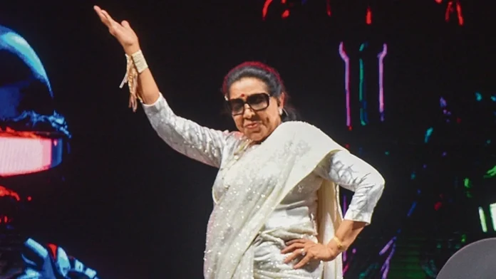 Watch | Asha Bhosle Surprises Fans With Viral ‘Tauba Tauba’ Performance At Dubai Concert