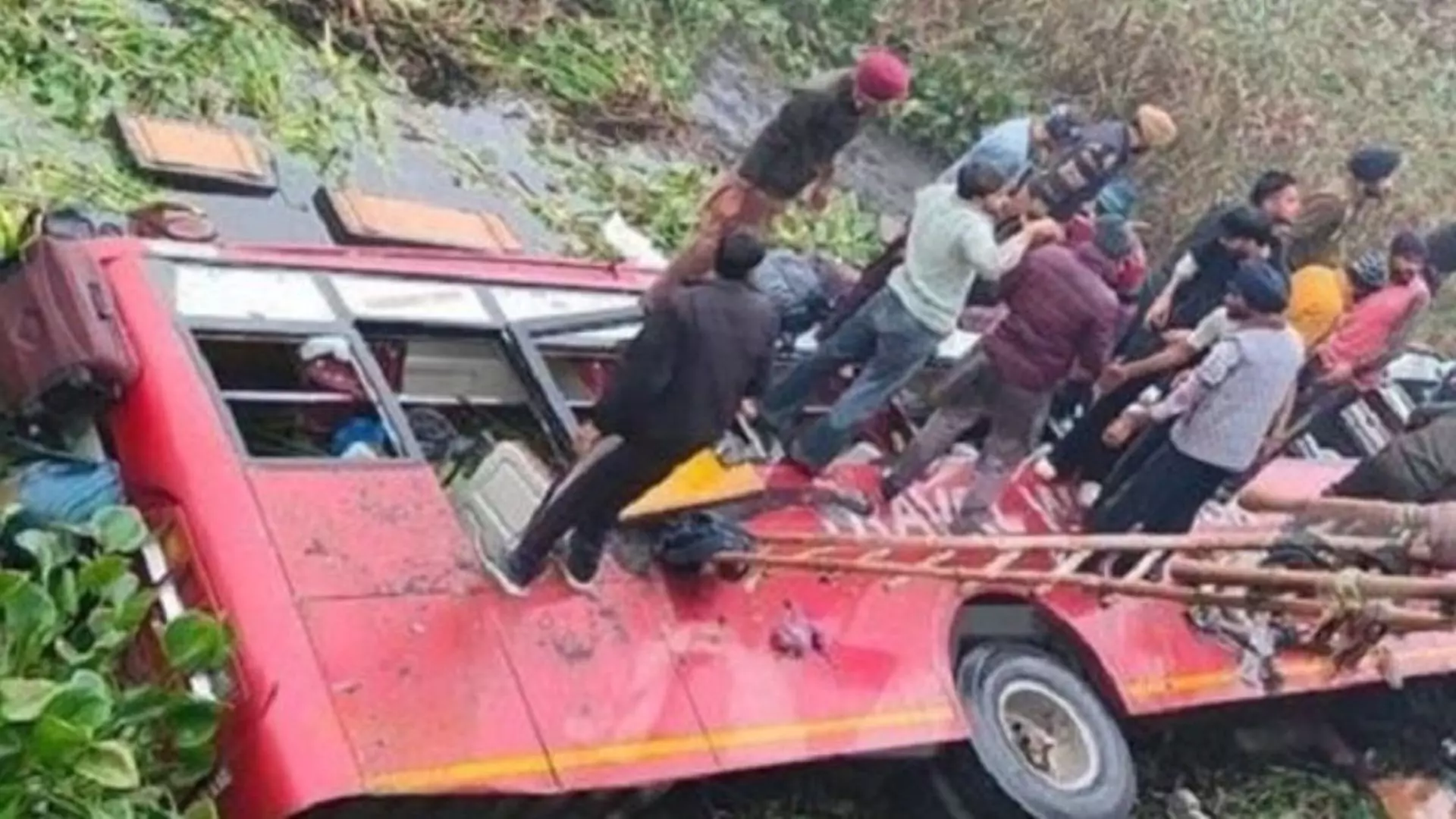 Tragic Bus Accident in Punjab’s Bathinda Claims Eight Lives