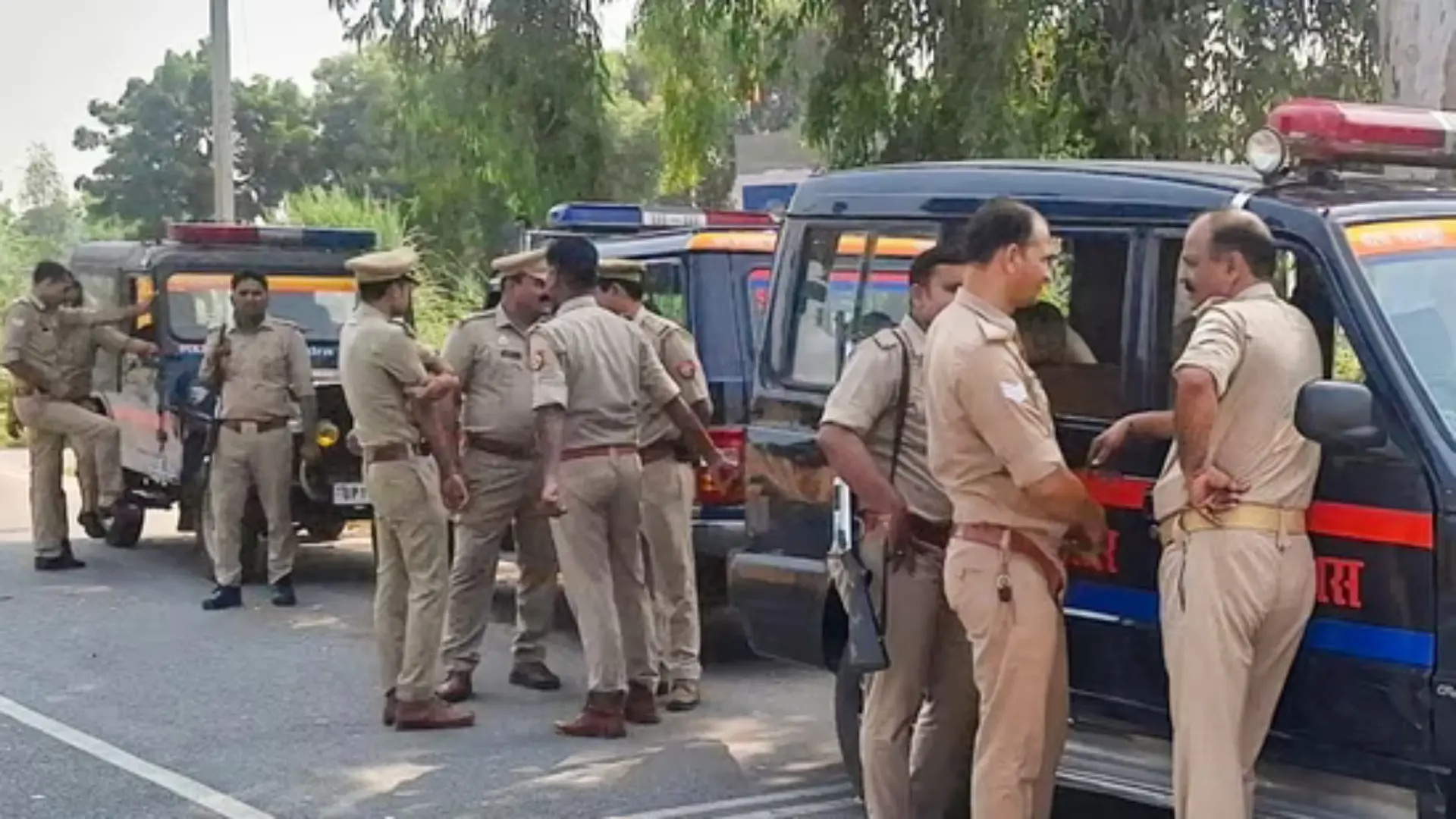 Varanasi : Seven Detained For Chanting Hanuman Chalisa During Namaz