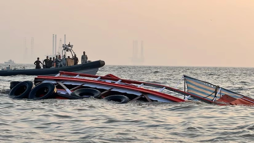 VIRAL VIDEO: Moment Before Indian Navy Speedboat Collided With Passenger Ferry Off Mumbai Coast | WATCH