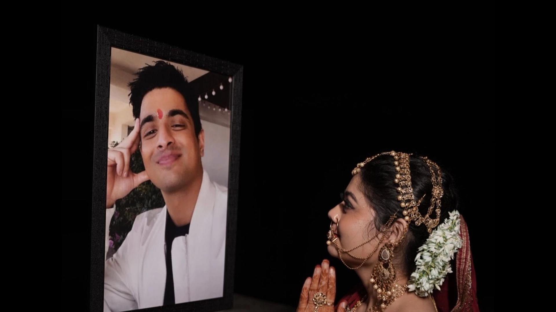 ‘Jaha Ranveer Waha Rohini’, Woman Dresses As Bride To Confess Love For YouTuber Ranveer Allahbadia