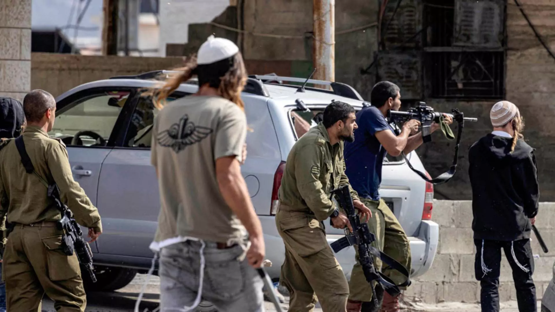 Jewish Settlers Attack Palestinian Towns, Clash With Israeli Troops