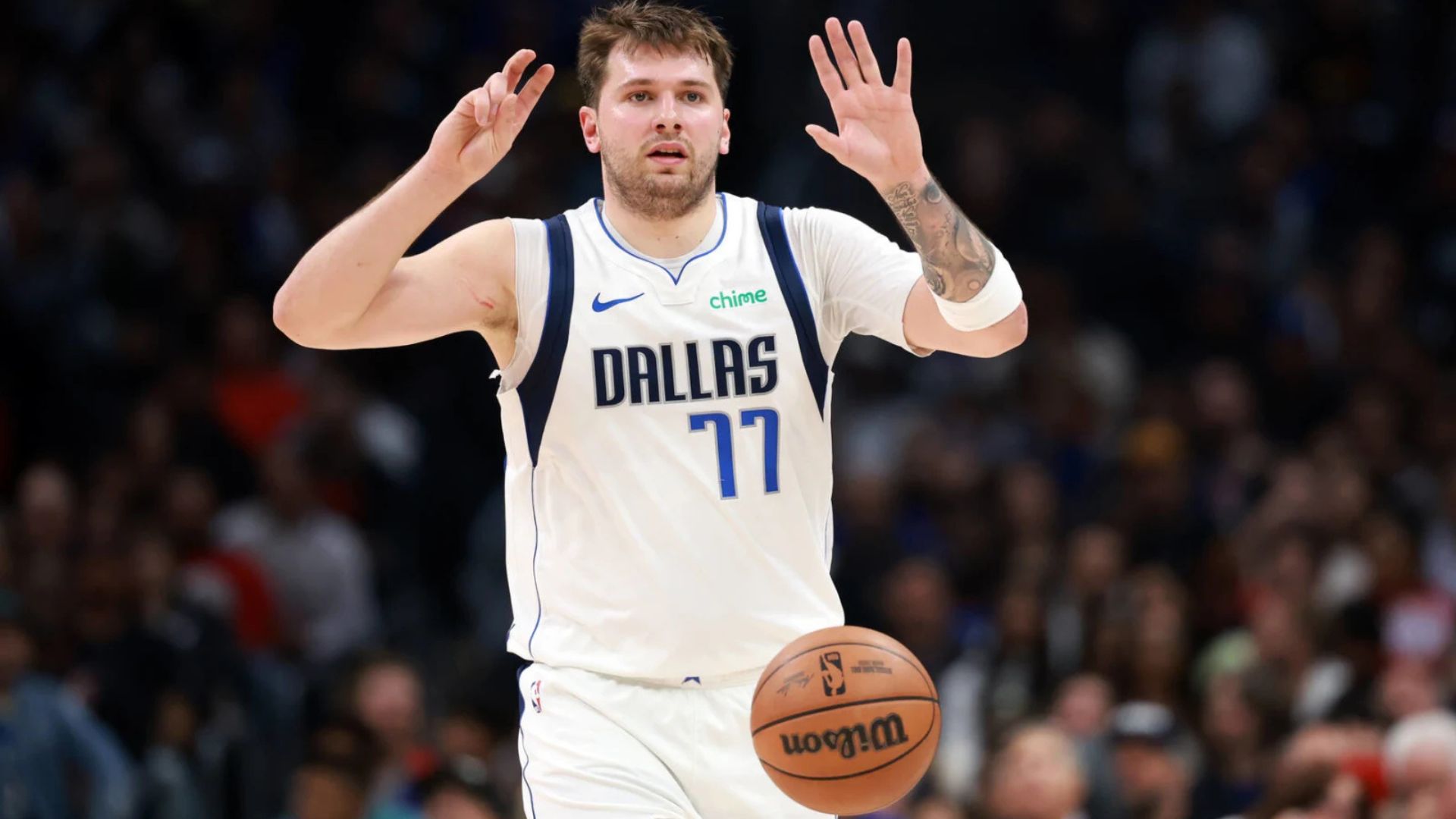 Luka Doncic’s Christmas Cut Short Early After THIS Shocking Injury Against Timberwolves