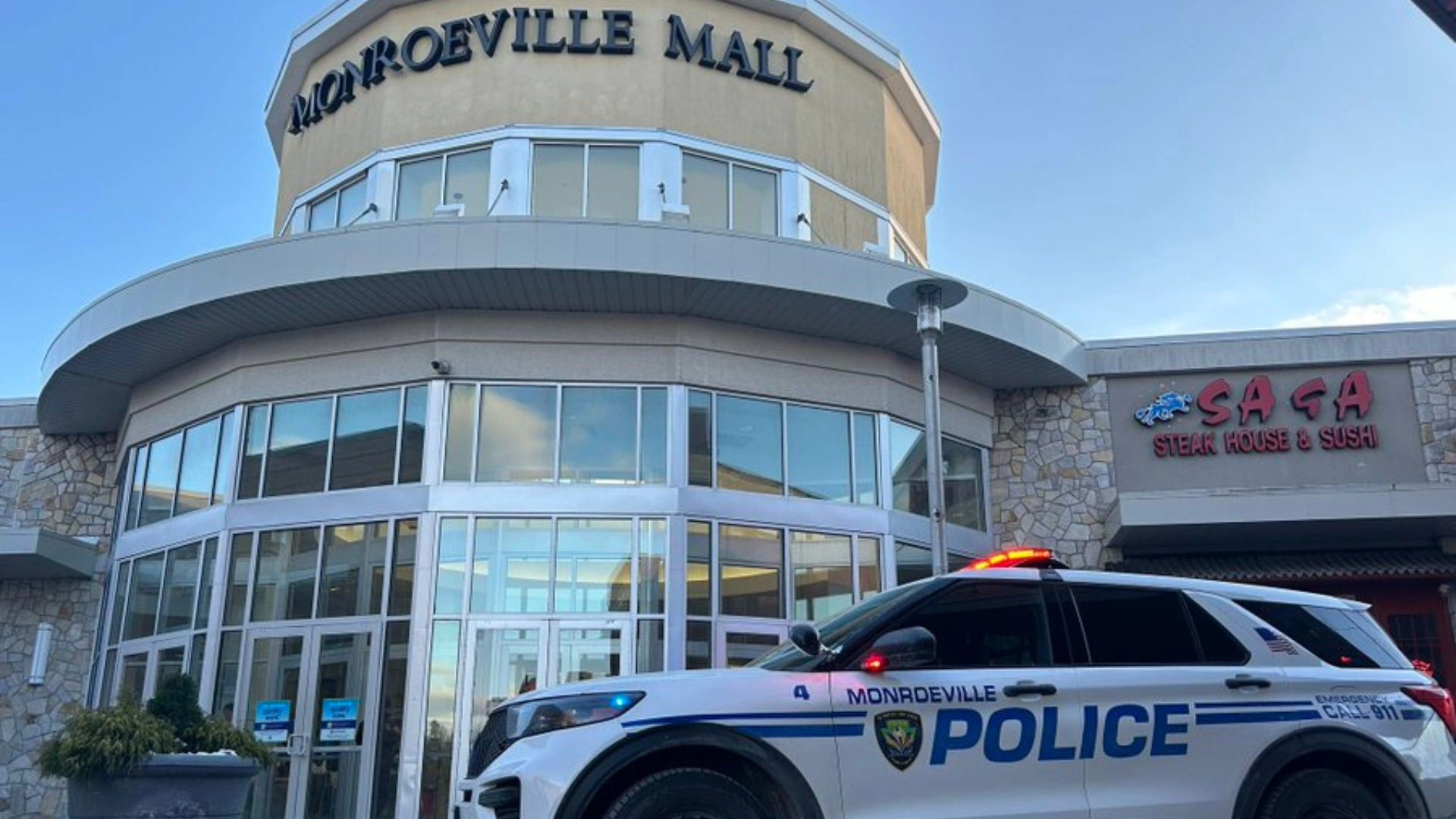 Monroeville Mall On Lockdown Amid Shooting Reports, Police Investigate