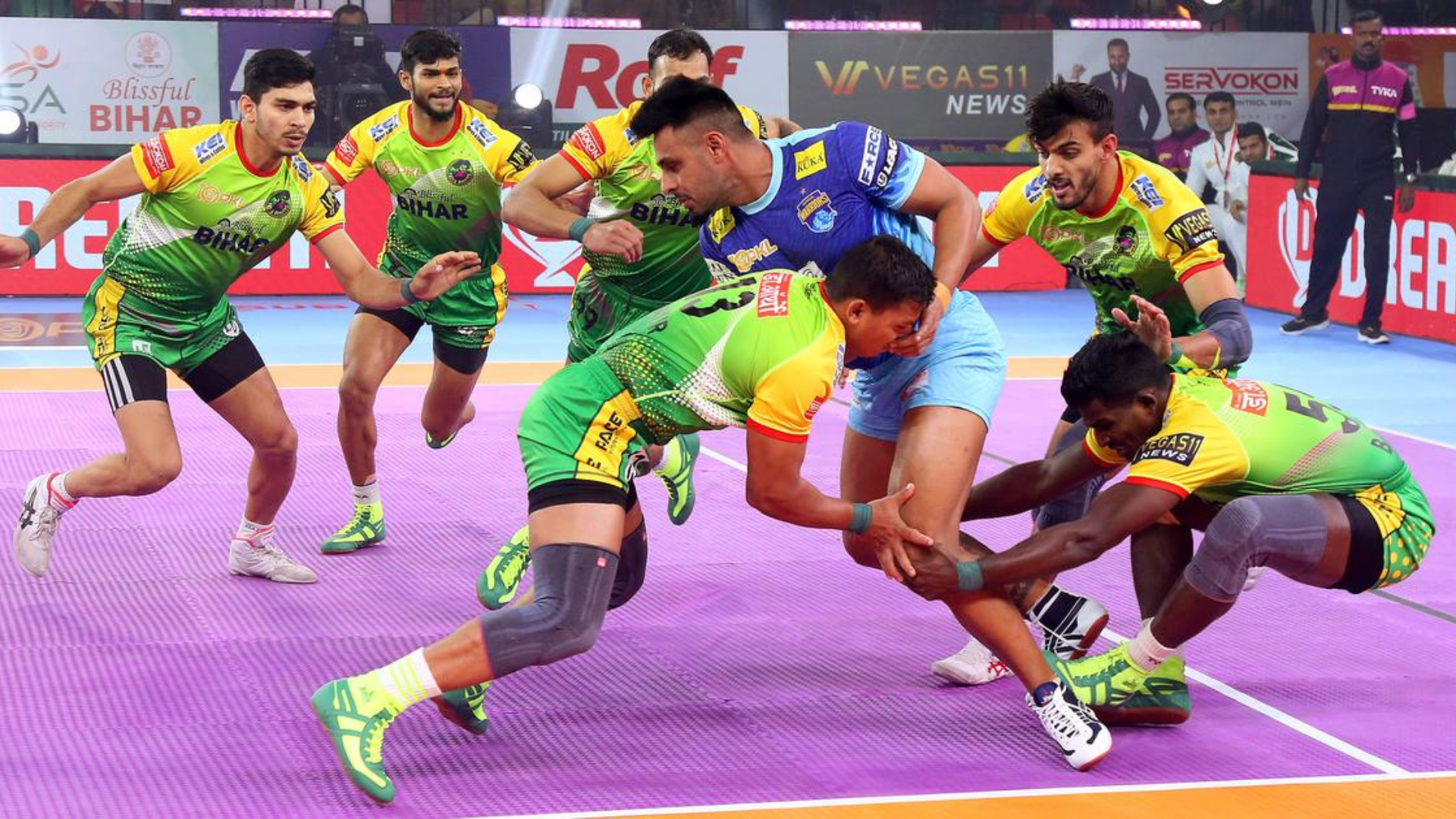 Patna Pirates Stands Unbeaten By Bengal Warriorz, Wins By Just 3 Points