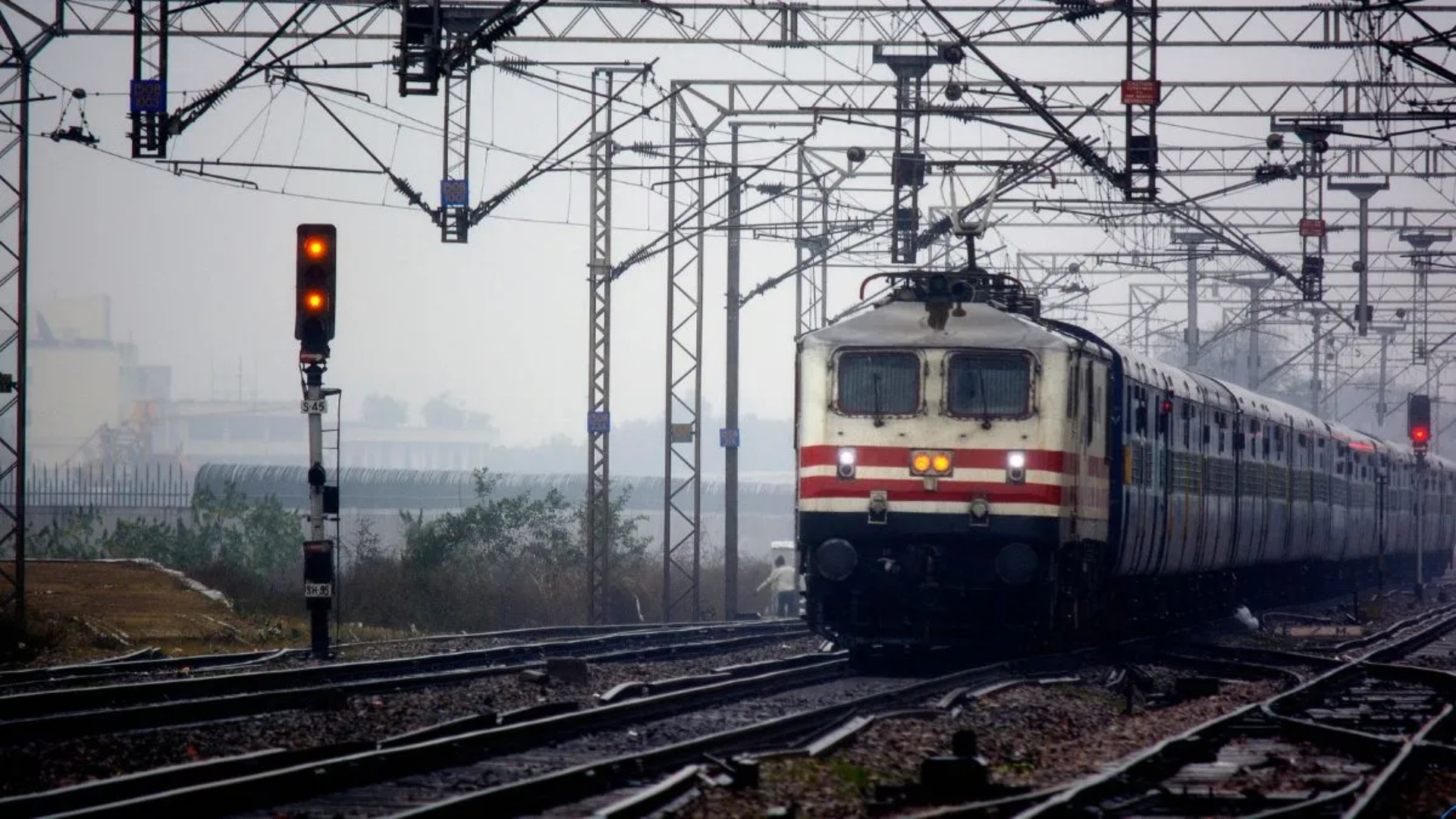 Maha Kumbh 2025: Railways To Run 3000 Special Trains, Check Ticket Availability