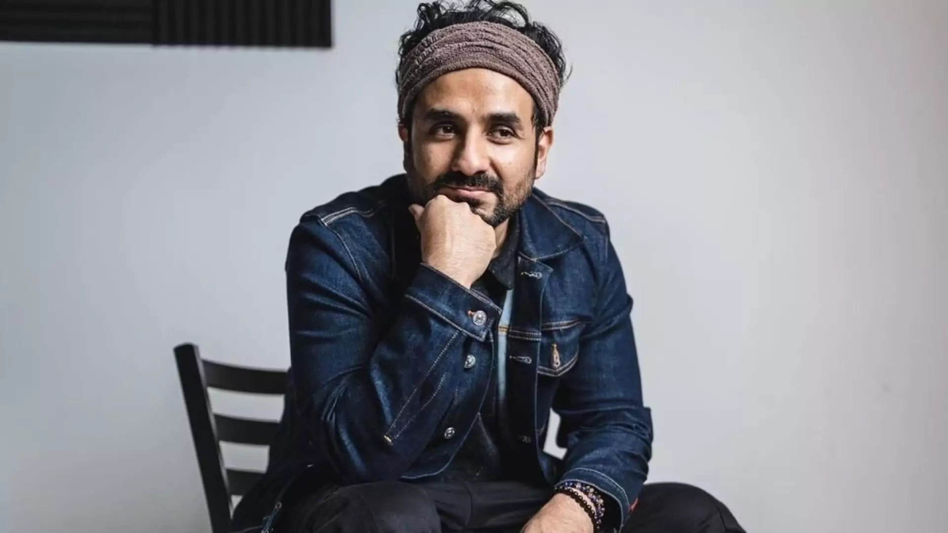 Vir Das Meets Loyal Fan Who Waited 2-Years To Watch Him Live: ‘Her Dad is Very Proud