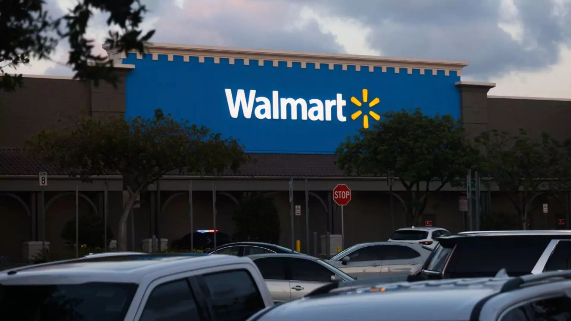 Walmart Forced Over Million Delivery Workers To Open Costly Deposit Accounts, Lawsuit Claims