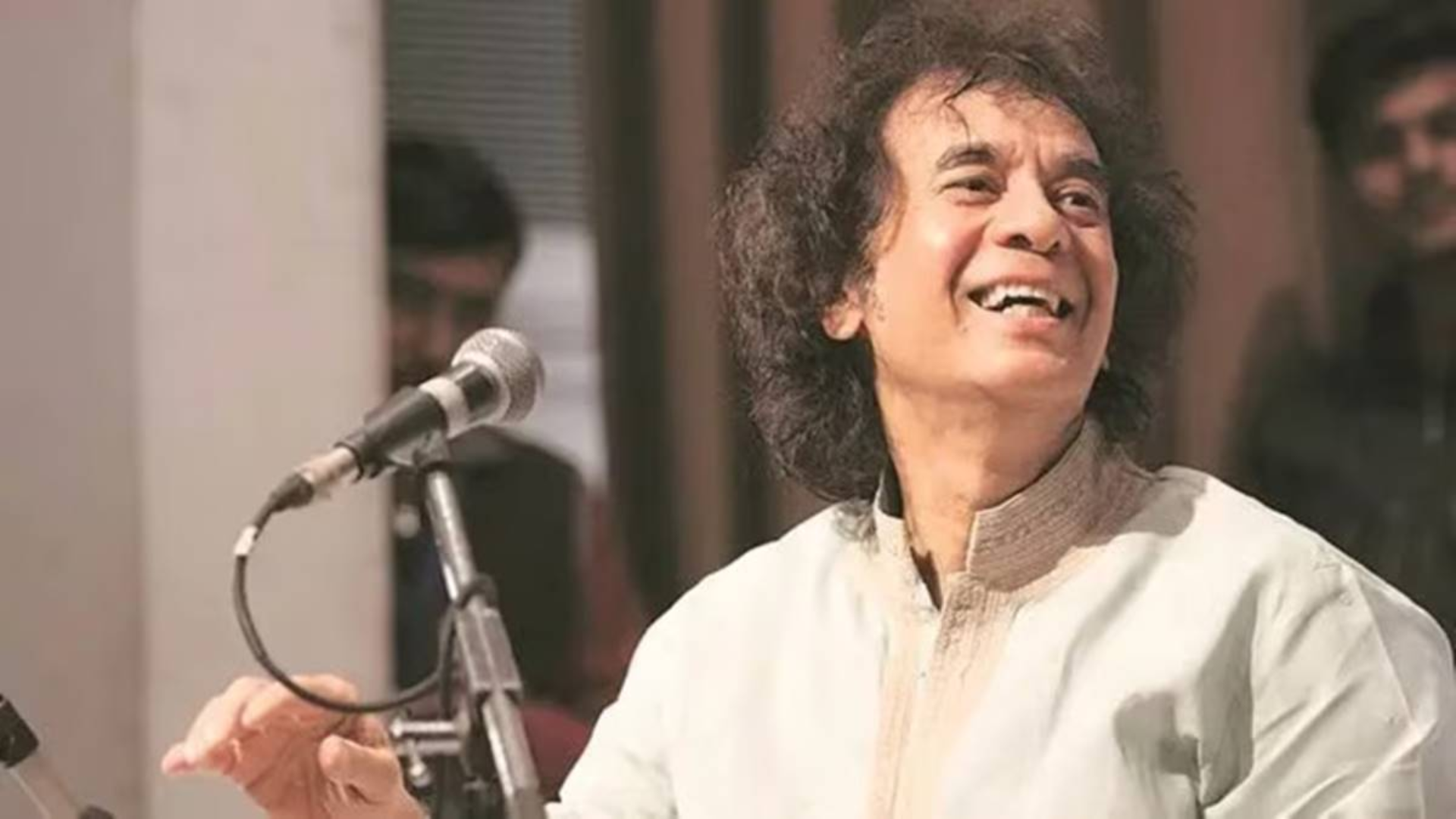 Zakir Hussain Once Ran Away With A Lady At The Age Of 6, Know WHY