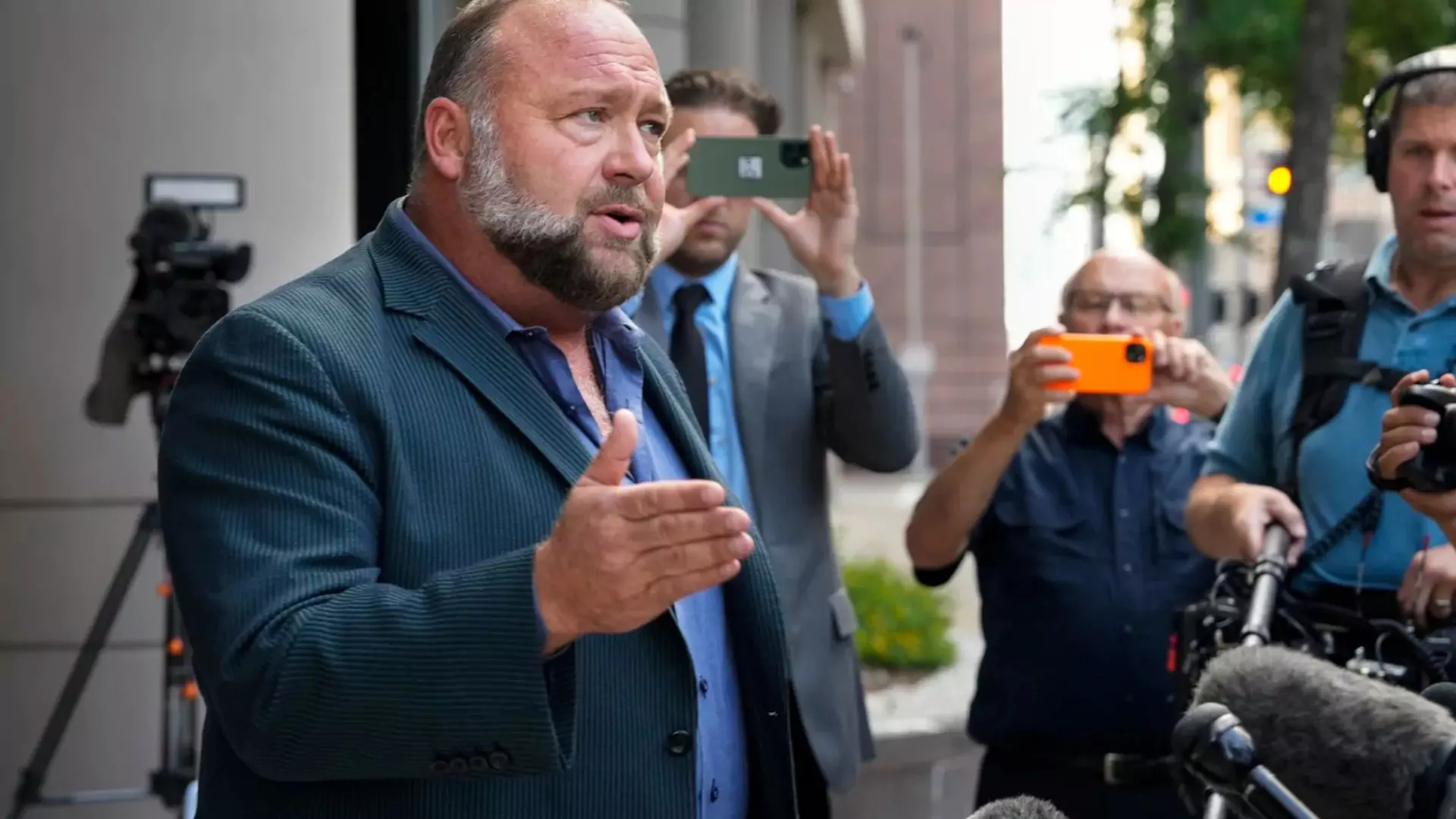 Why Has A US Judge Blocked The Onion’s Purchase Of Alex Jones’ Infowars?