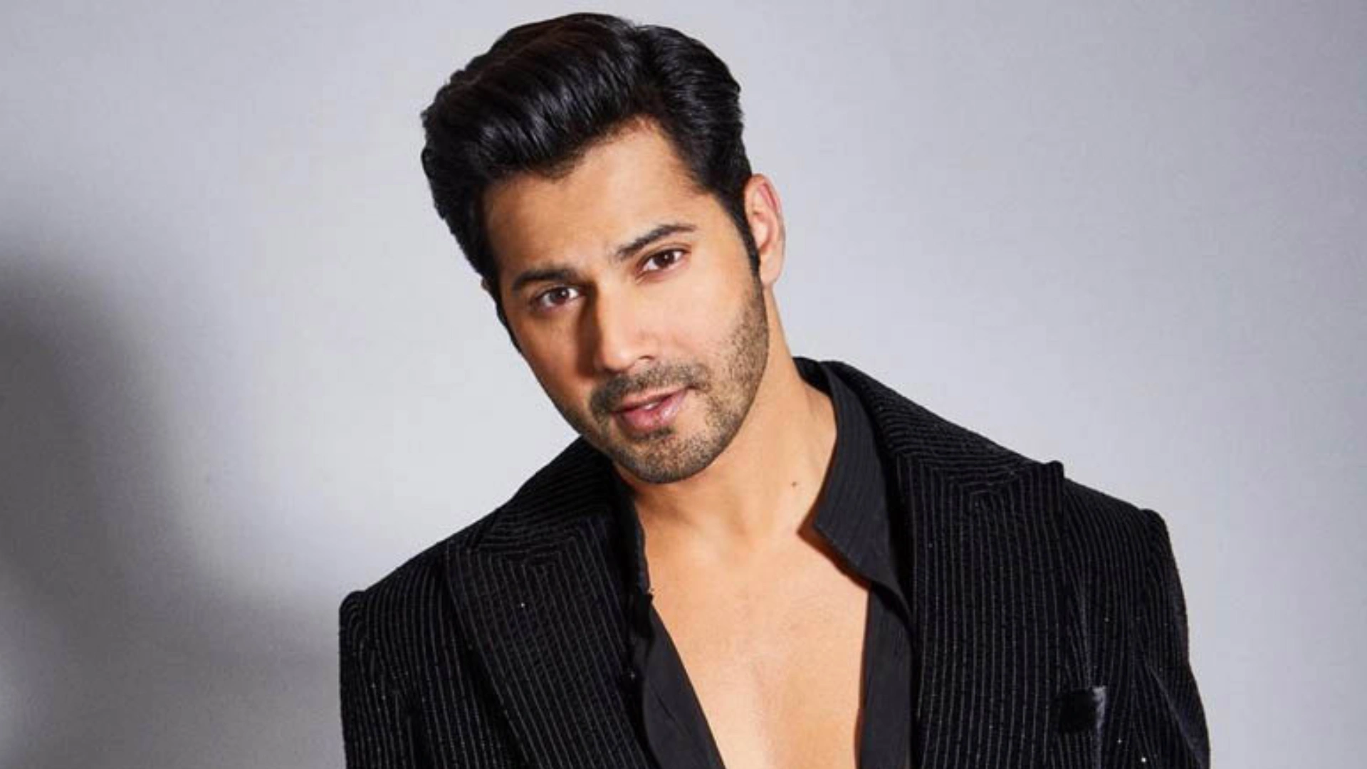 Wife Of a Very Powerful Man Once Broke Into Varun Dhawan’s House, Wanted To Elope With The Star Leaving Him Scared