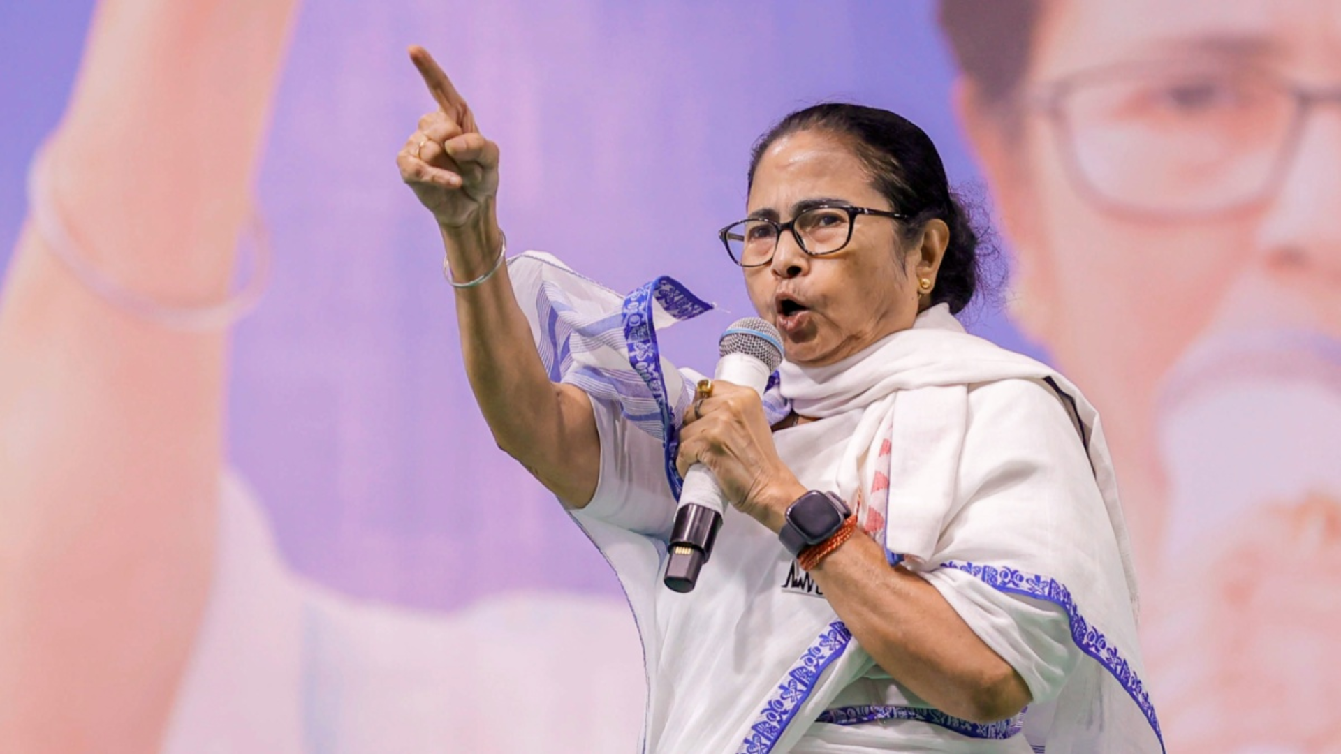 CM Mamata Banerjee Suspenbds 12 Doctors In Maternal Death Case, CID Probe Ordered