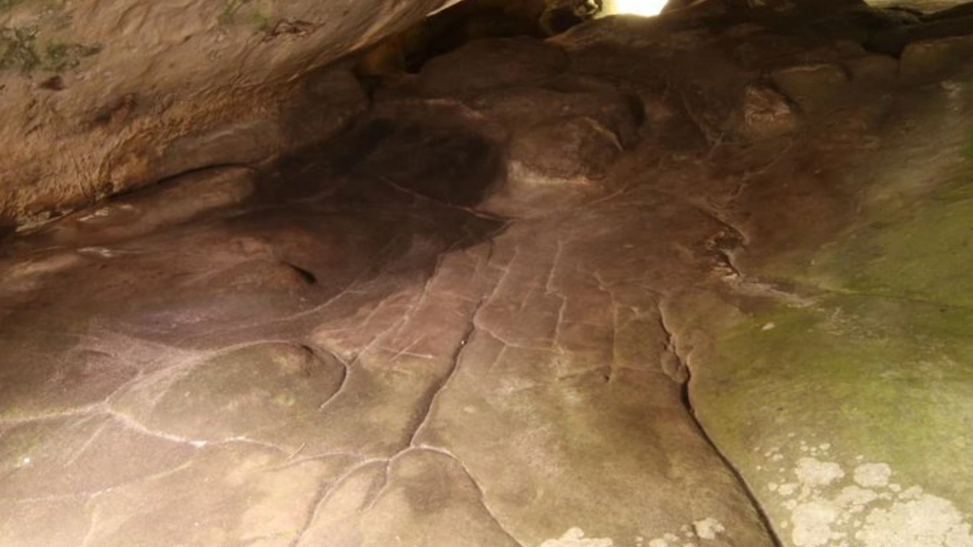 World’s Oldest 3D Map, Dating Back 20,000 Years, Found In Cave Near Paris