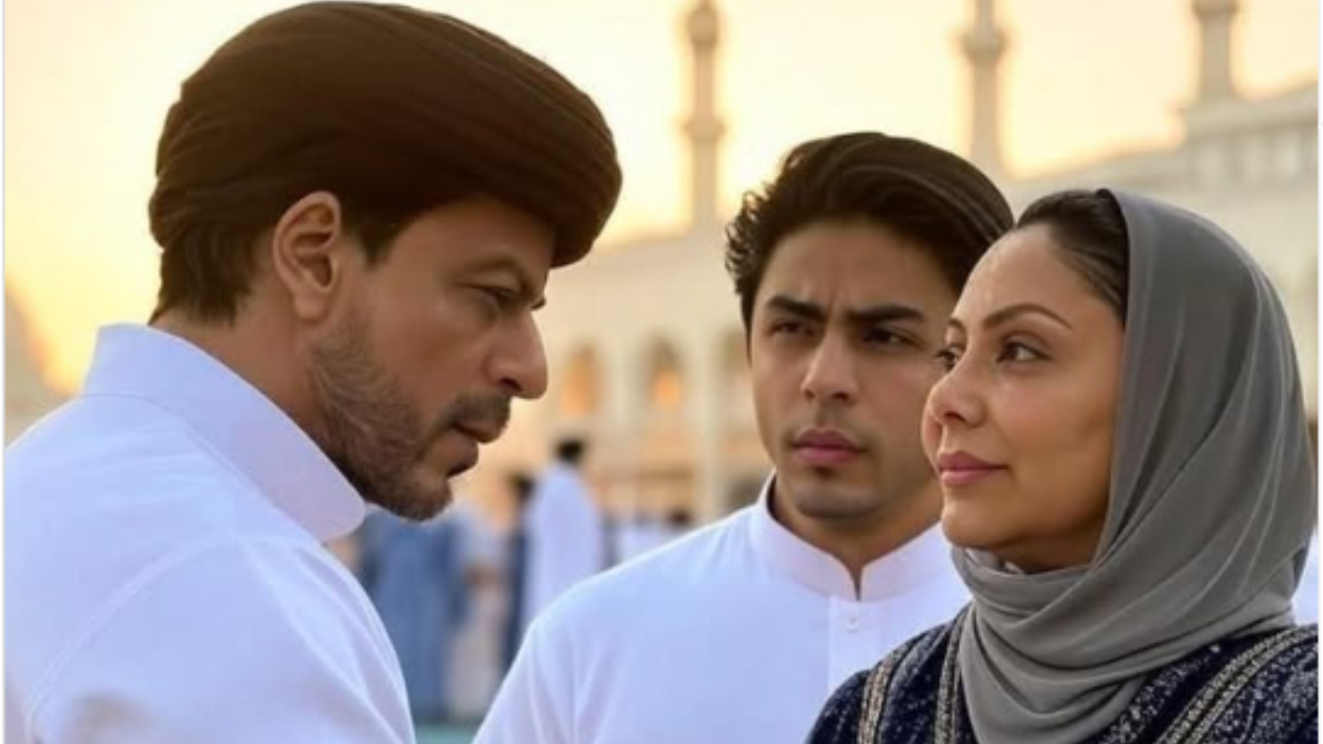 Fact Check: Did Shah Rukh Khan With Family Visited Mecca Madina In New Year?