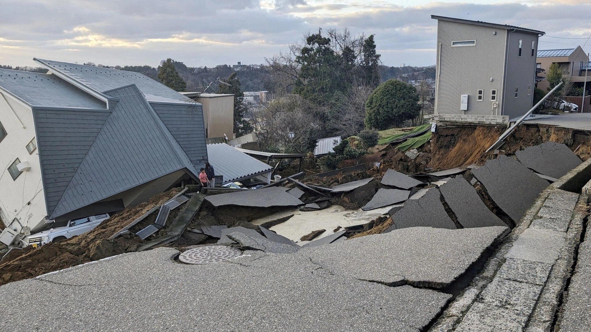 6.9 Magnitude Earthquake Strikes Southwestern Japan, Tsunami Advisory Issued