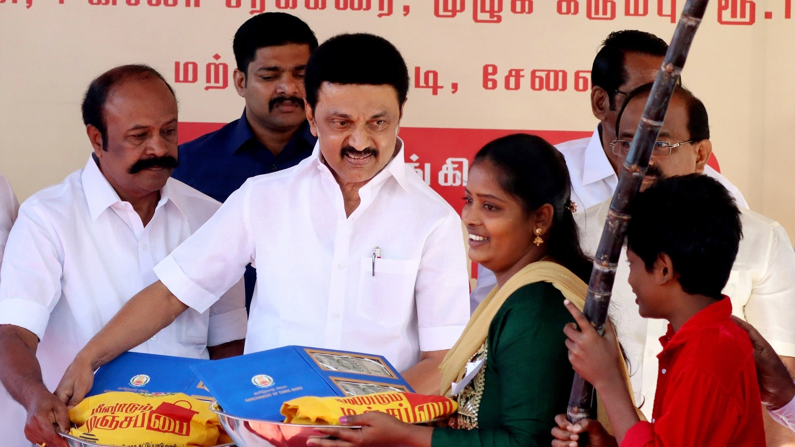 Pongal 2025: Tamil Nadu Govt Distributes Pongal Gift Hampers, But No Cash This Time – Why?